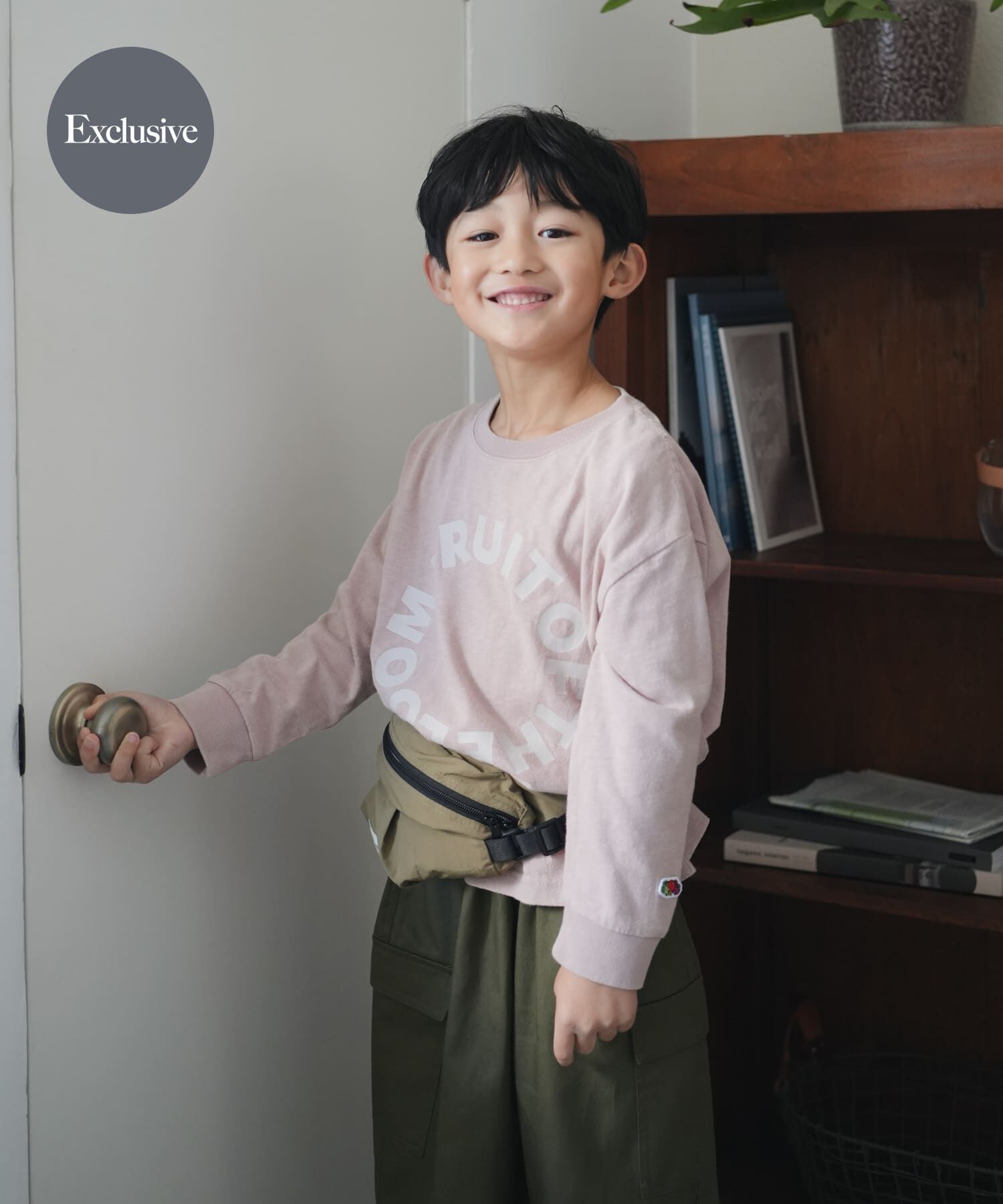 URBAN RESEARCH DOORS「『別注』FRUIT OF THE LOOM&times;DOORS　サークルロゴ長袖Tシャツ(KIDS)」|その他|ピンク