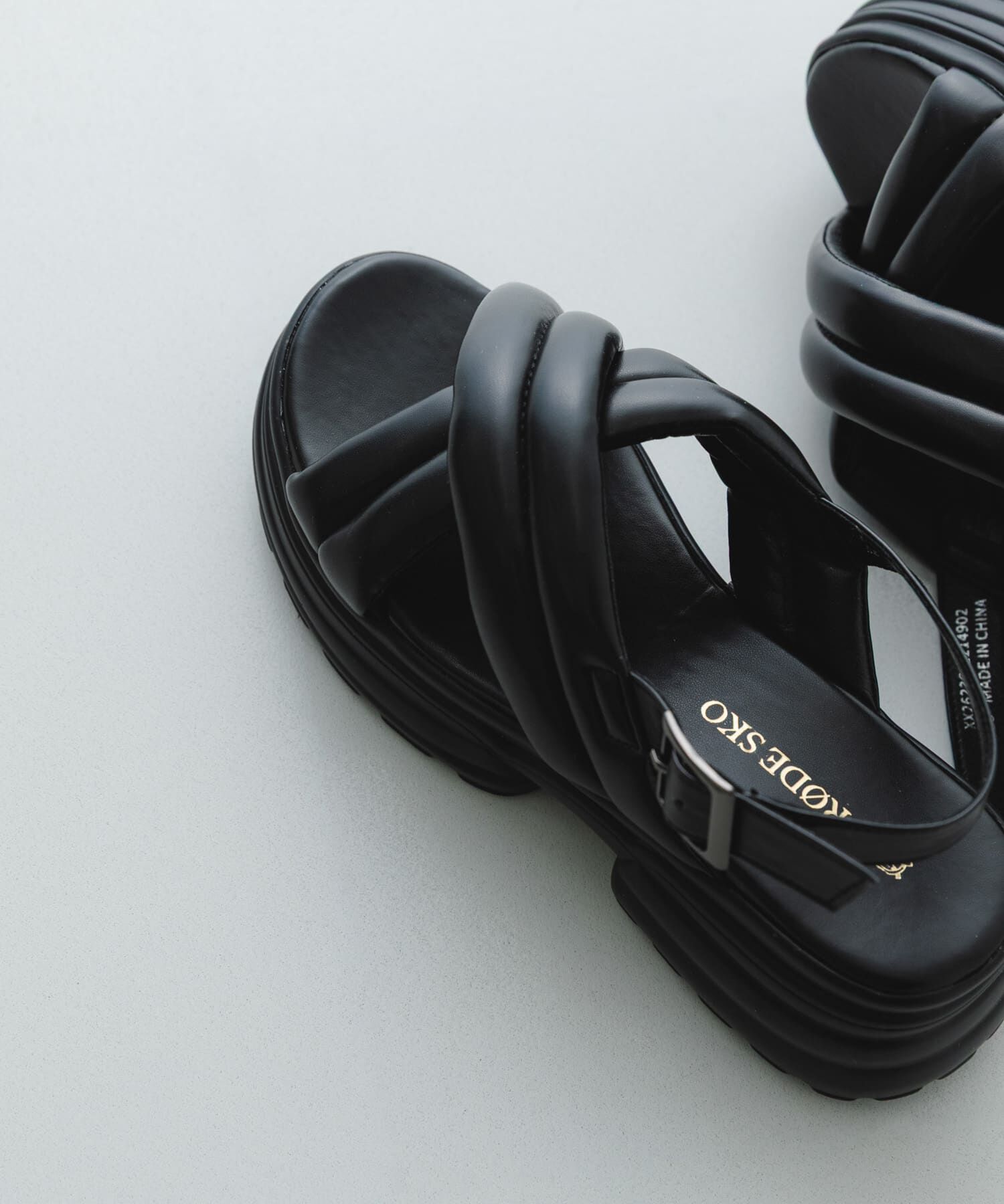 RODE SKO「パテッドボリュームソールサンダル」|サンダル|