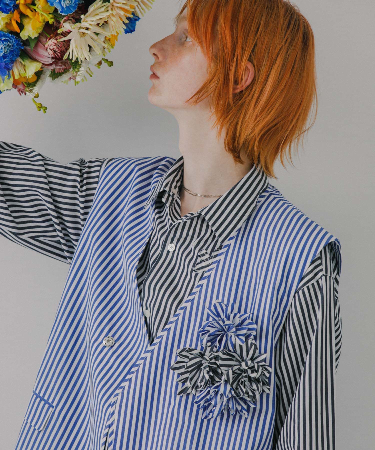 SENSE OF PLACE by URBAN RESEARCH「hxcyyd &times; SOP　ストライプフラワーコサージュシャツベスト(UNISEX)」|ベスト・ジレ|