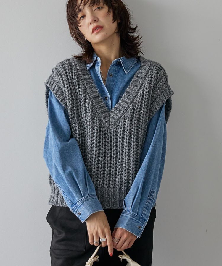 AMERICAN HOLIC「ローゲージVネックニットベスト」|ベスト・ジレ|Charcoal Gray