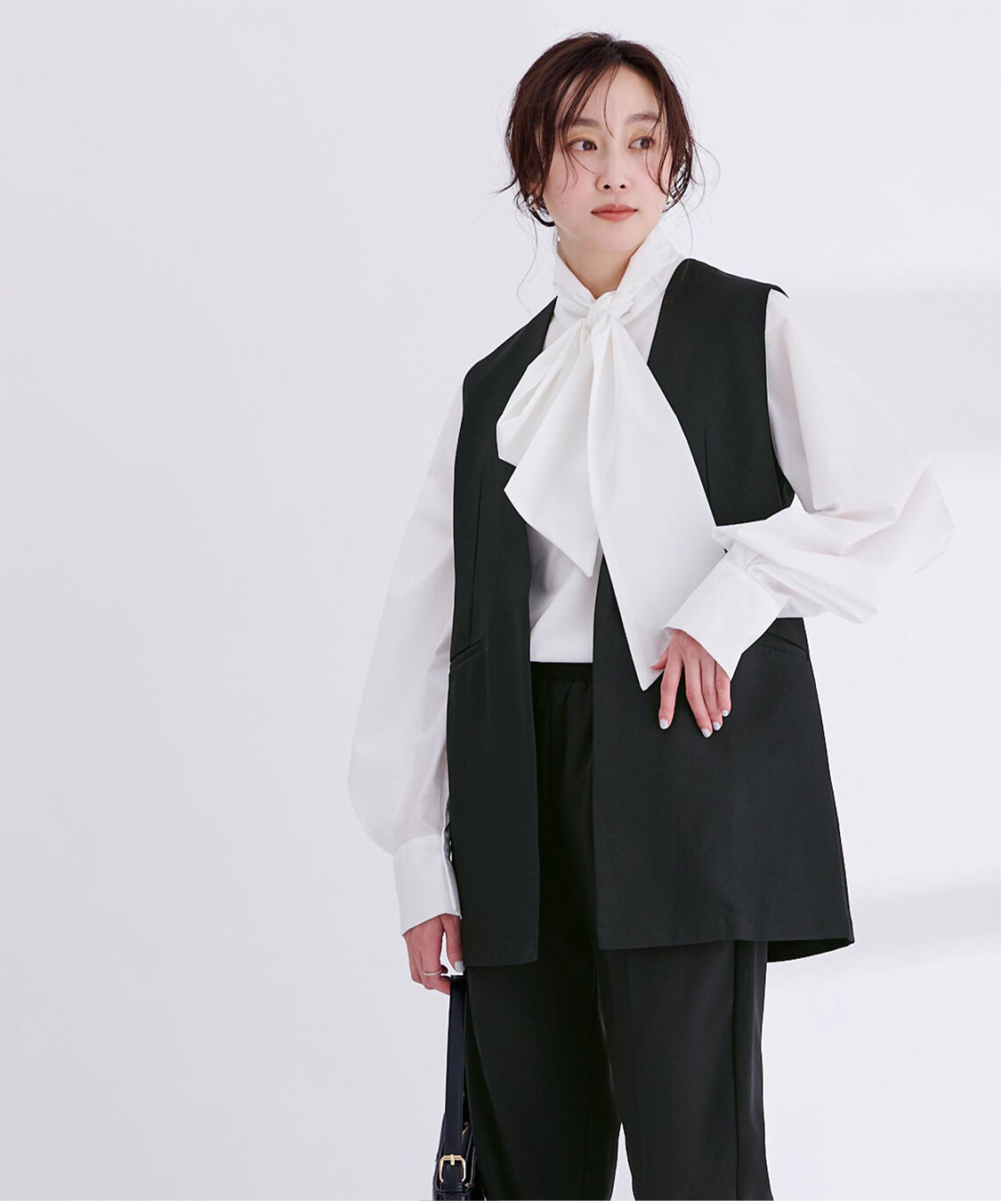 ur's「リネンライクVネックノーカラージレ」|ベスト・ジレ|