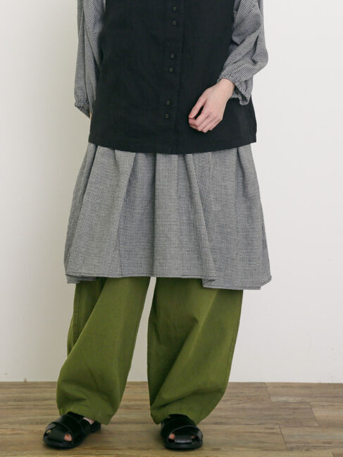 Samansa Mos2「【M/Lサイズ】裾タックギャザーパンツ」|その他|カーキ