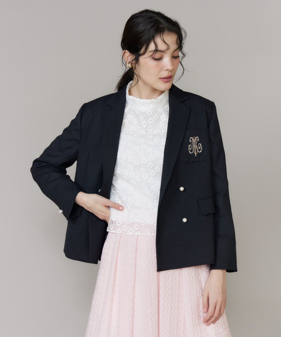 Maglie le cassetto「《大きいサイズ》ロゴ刺繍パール釦ジャケット《M Maglie le cassetto》」|その他|