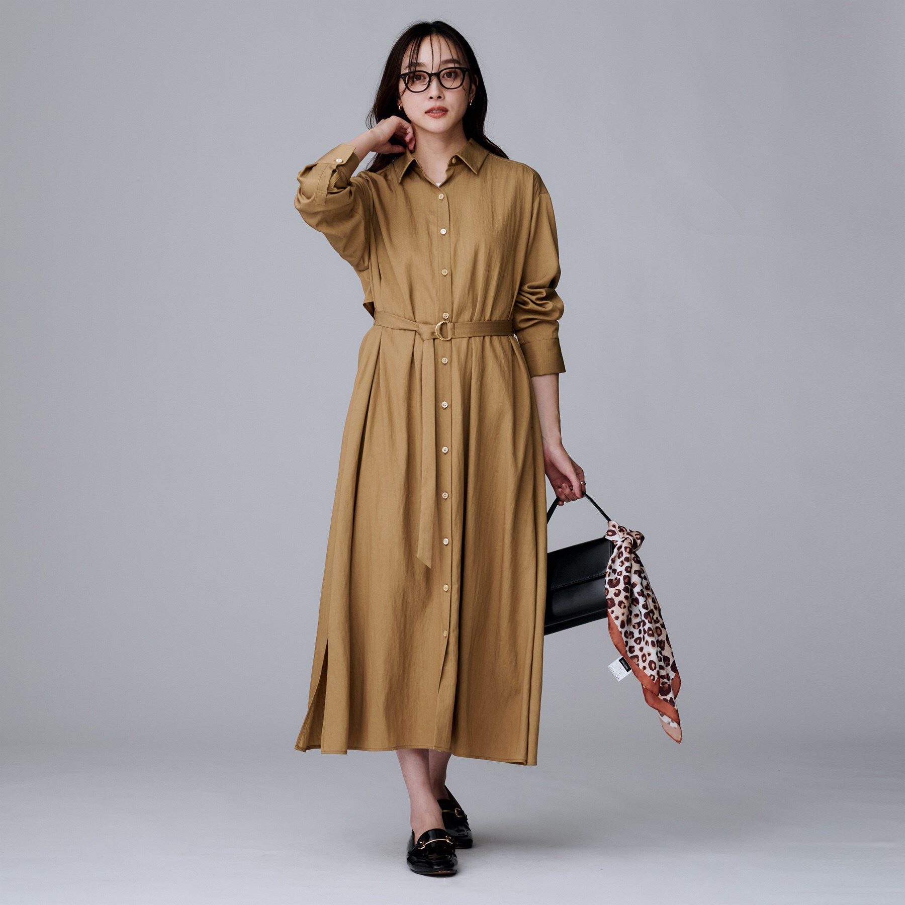 UNTITLED「【前開きボタン/ベルト付/羽織シャツ/】2WAYトレンチ風ワンピース」|ワンピース|