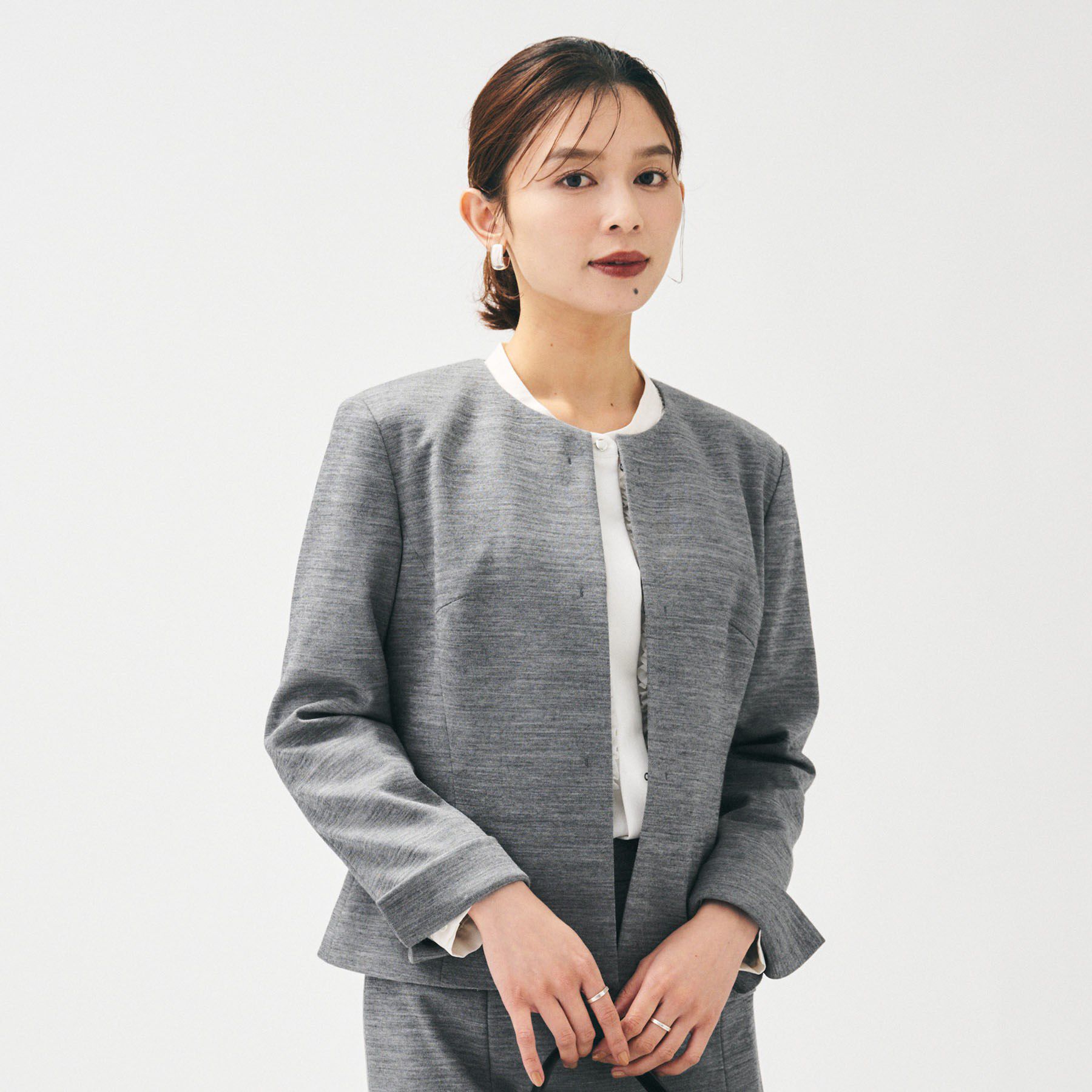 UNTITLED「【洗えるスーツ/ストレッチ】ウール混ジャージ ノーカラージャケット」|ノーカラージャケット|チャコールグレー(0