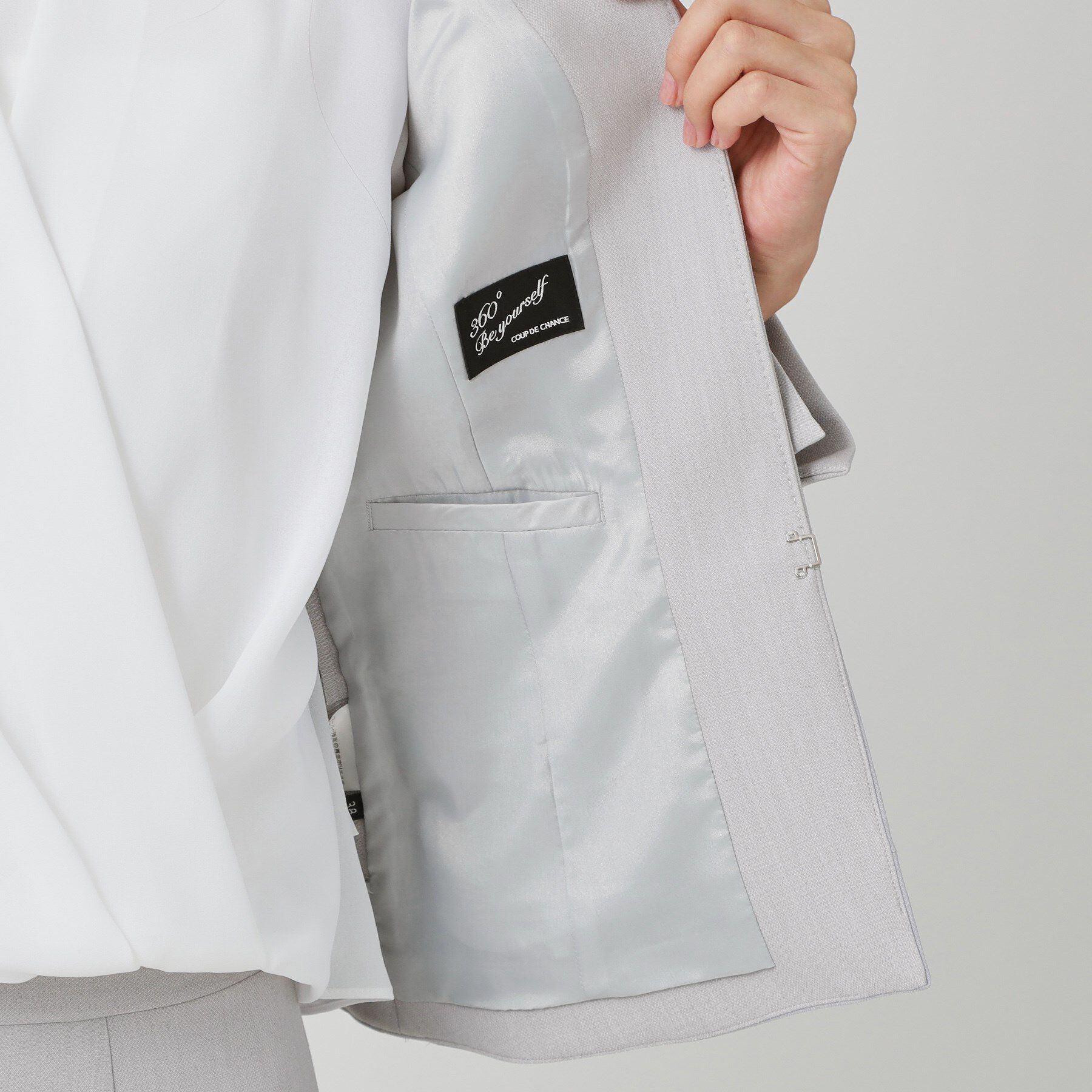 COUP DE CHANCE「【手洗い可／日本製／スーツ可】拘りシルエットのカラーレスジャケット」|ノーカラージャケット|
