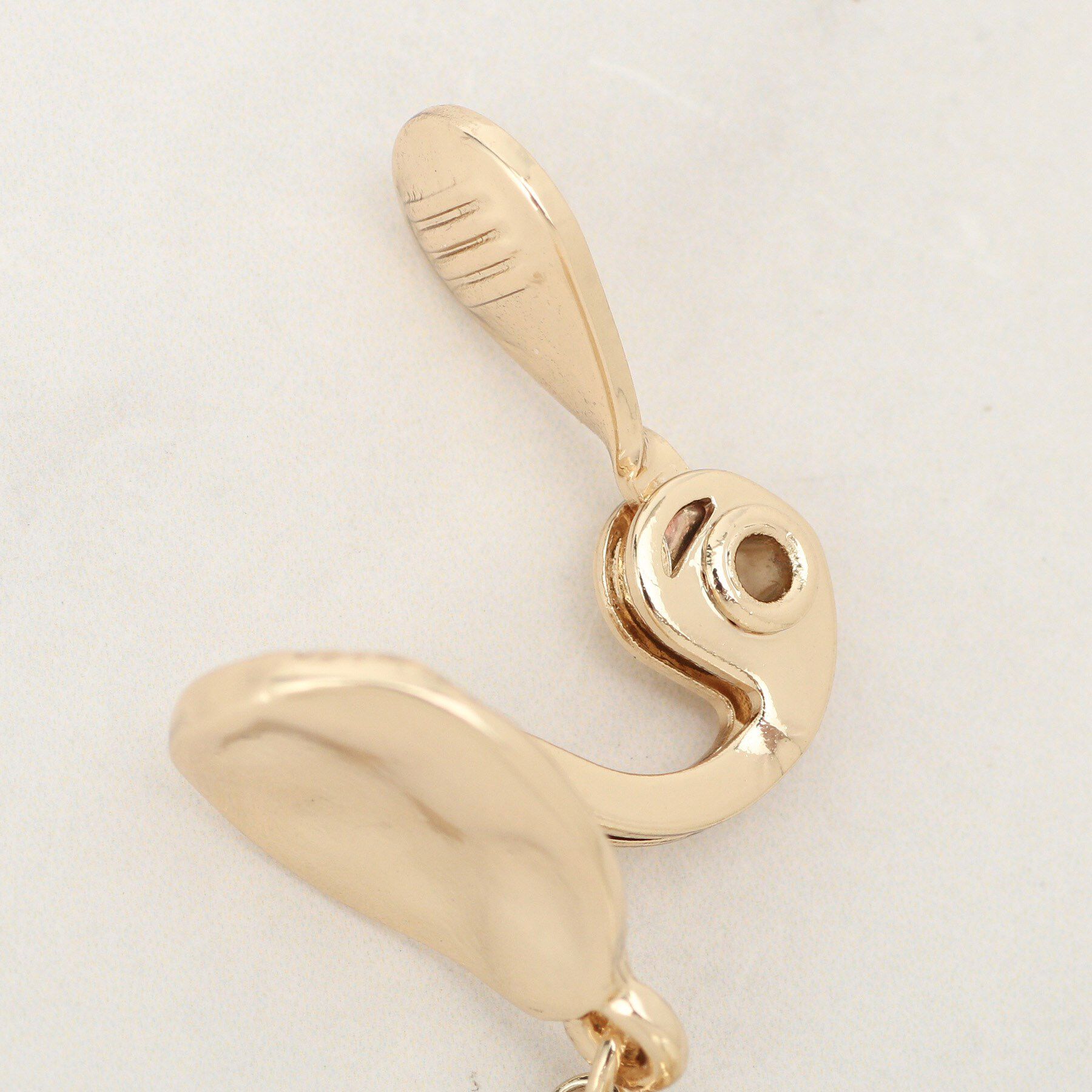 grove「【痛くなりにくい】メタルパール調イヤリング」|イヤリング|