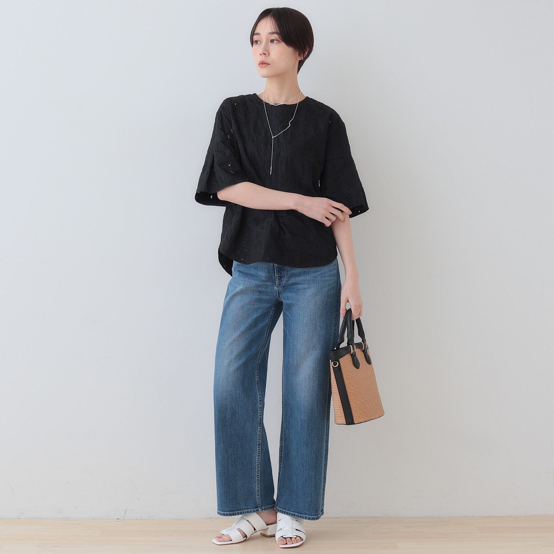 INDIVI「【洗える】フラワーカット刺繍フレアスリーブブラウス」|シャツ・ブラウス|