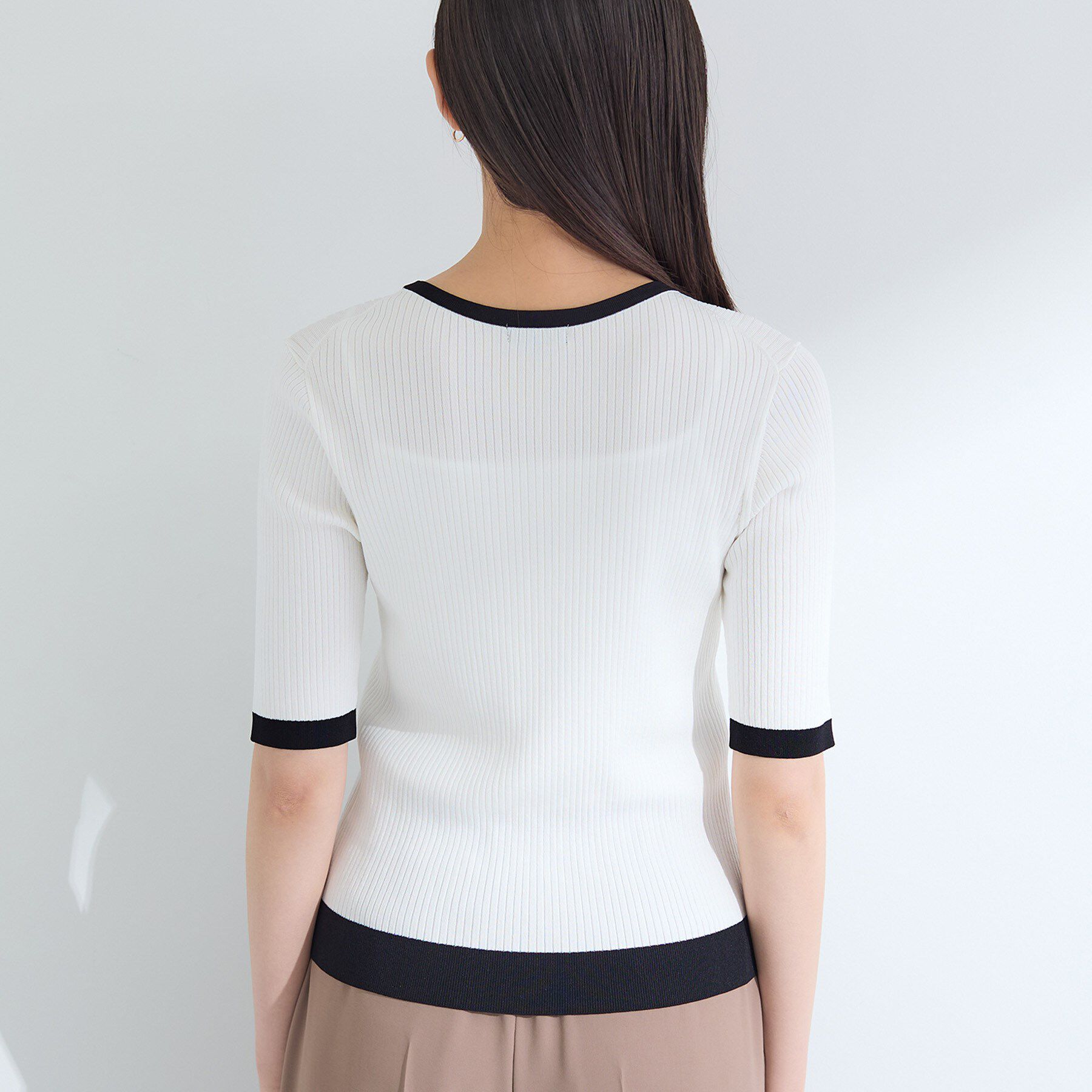 INDIVI「【インナーで活躍／アンサンブル】クルーネック半袖ニット」|ニット・セーター|