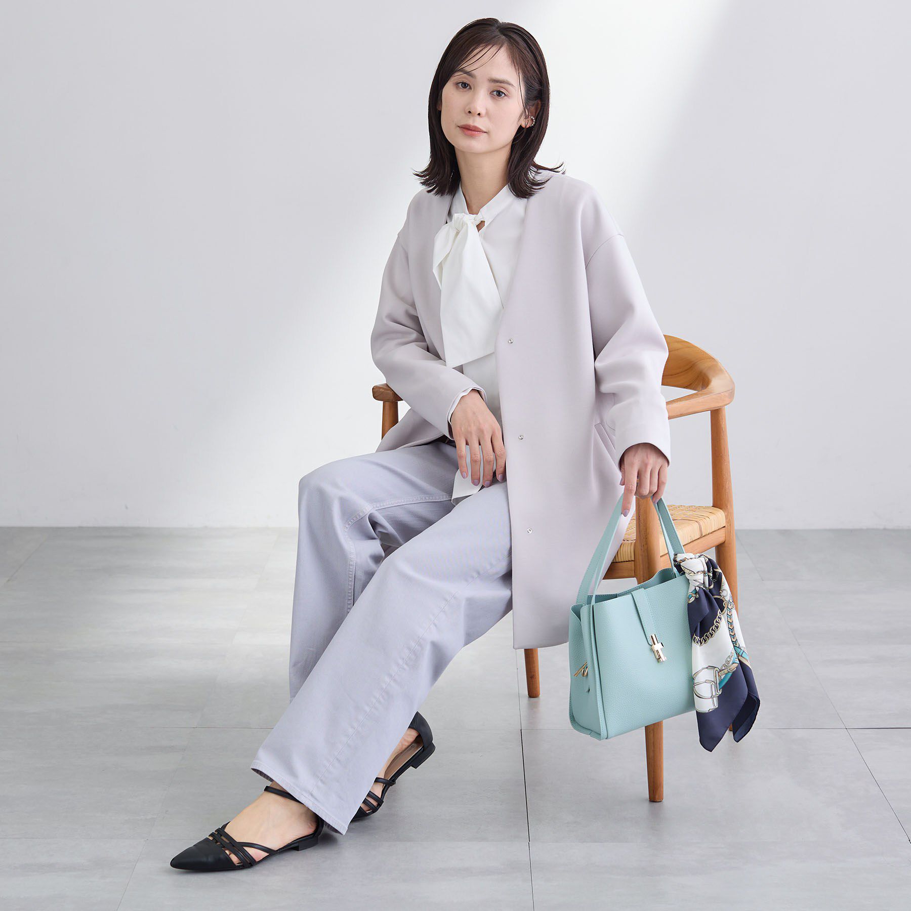 INDIVI「【秋／軽羽織り】ノーカラーミドル丈ライトコート」|ノーカラージャケット|