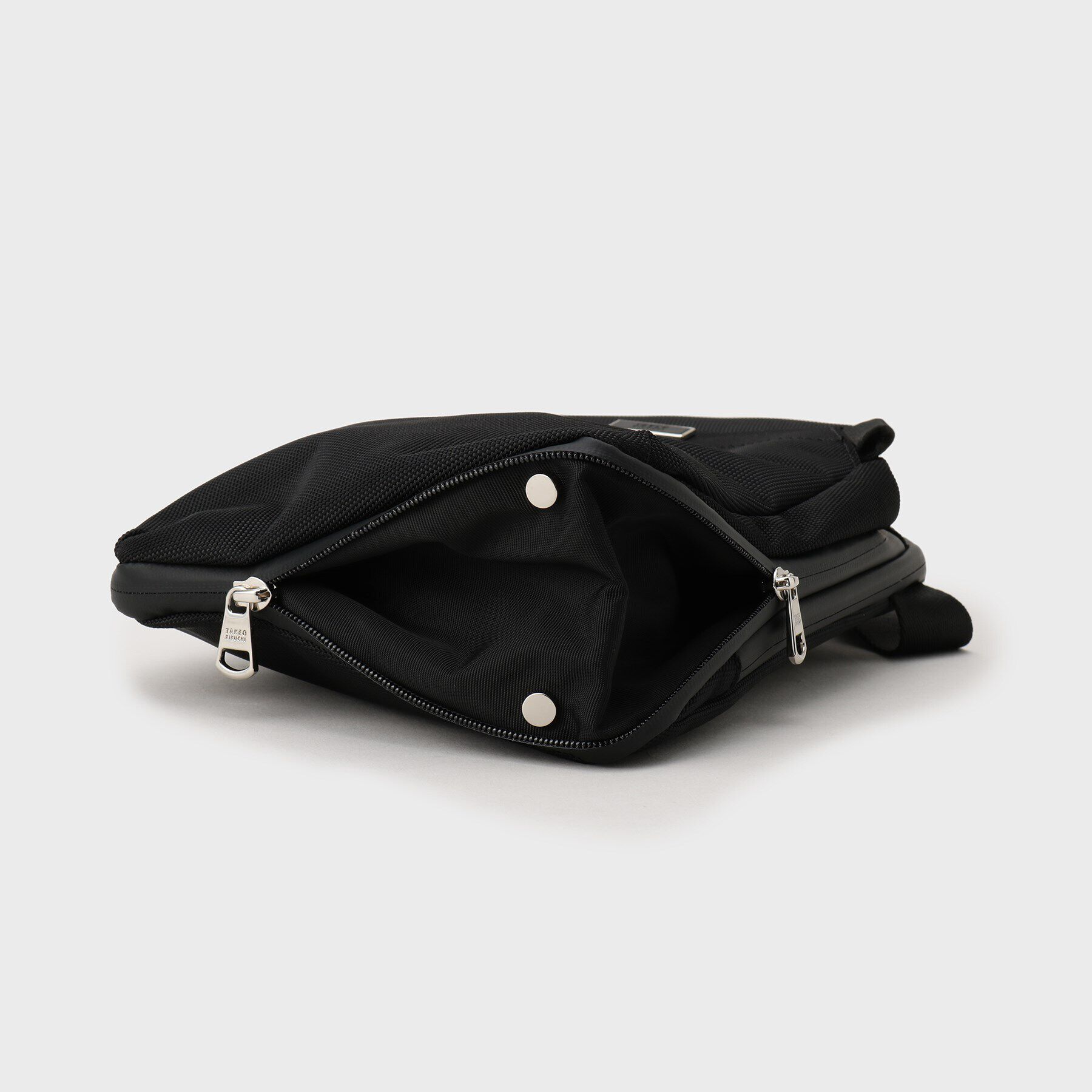 TAKEO KIKUCHI「【B5サイズ/縦型】エクスパンド　ショルダーバッグ（S）」|ショルダー・メッセンジャー|