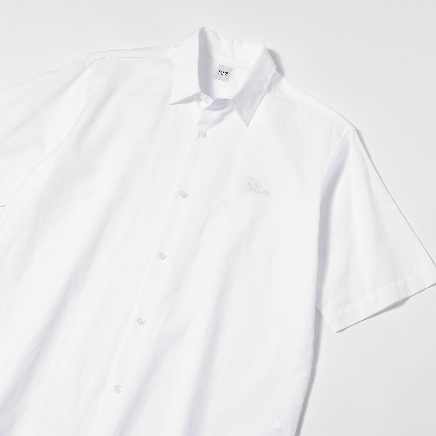 TAKEO KIKUCHI「【LIMITED】ワンポイントロゴ刺繍 綿麻半袖シャツ」|シャツ・ブラウス|ホワイト(001)