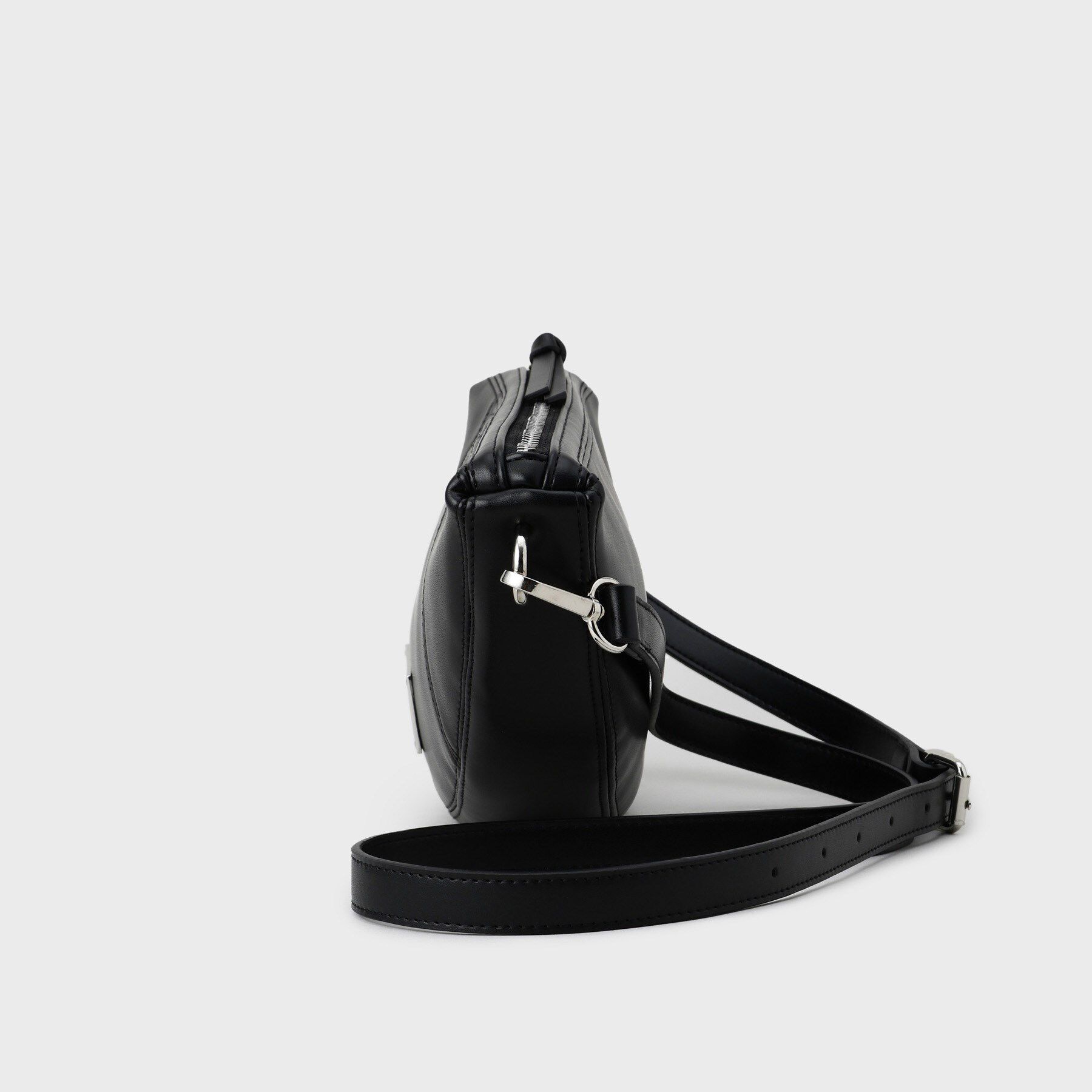 tk.TAKEO KIKUCHI「アシンメトリーハーフムーンショルダーバッグ」|ショルダー・メッセンジャー|