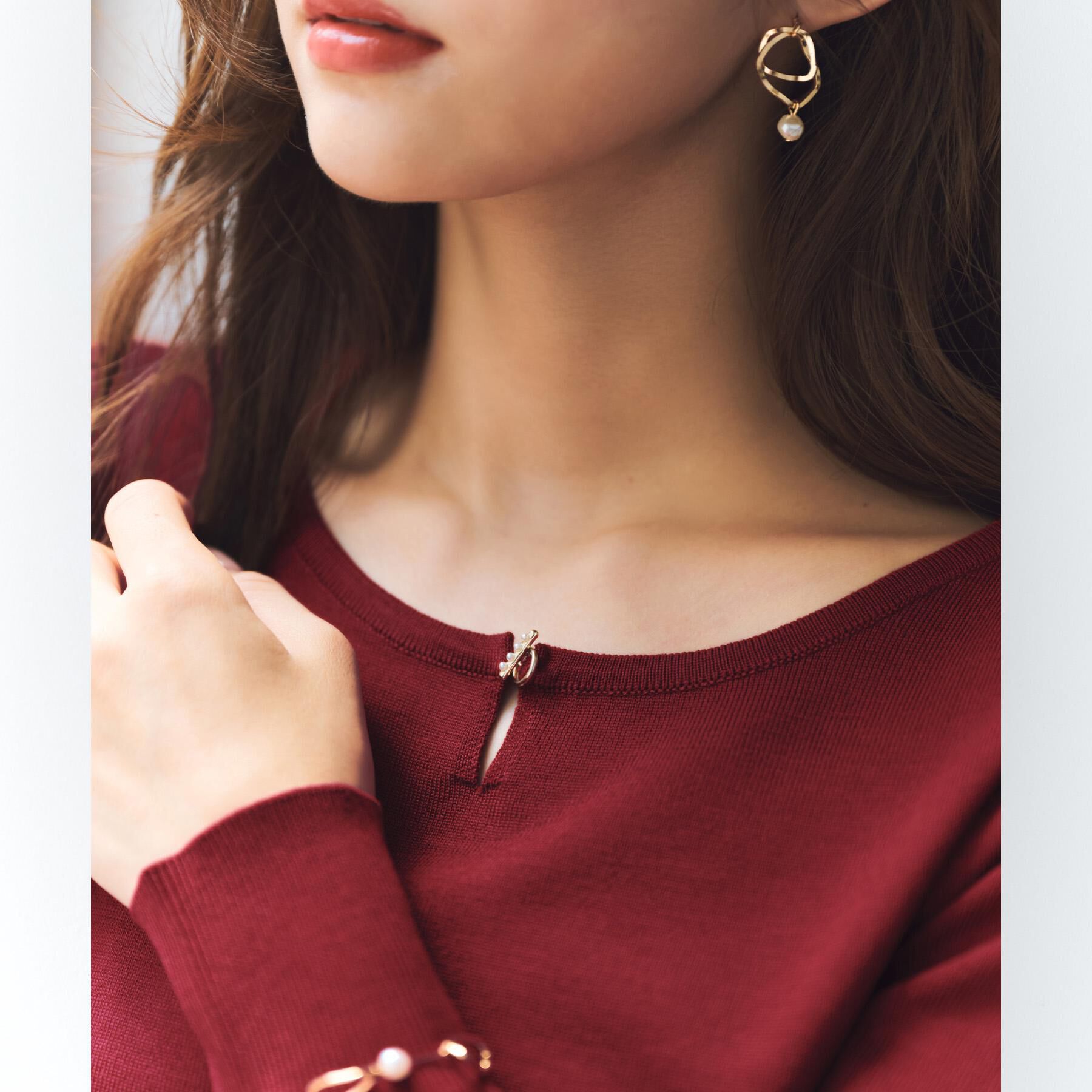 index「パール調パーツ付きクルーネックニット【洗濯機OK】《8col/XS～3L》」|ニット・セーター|