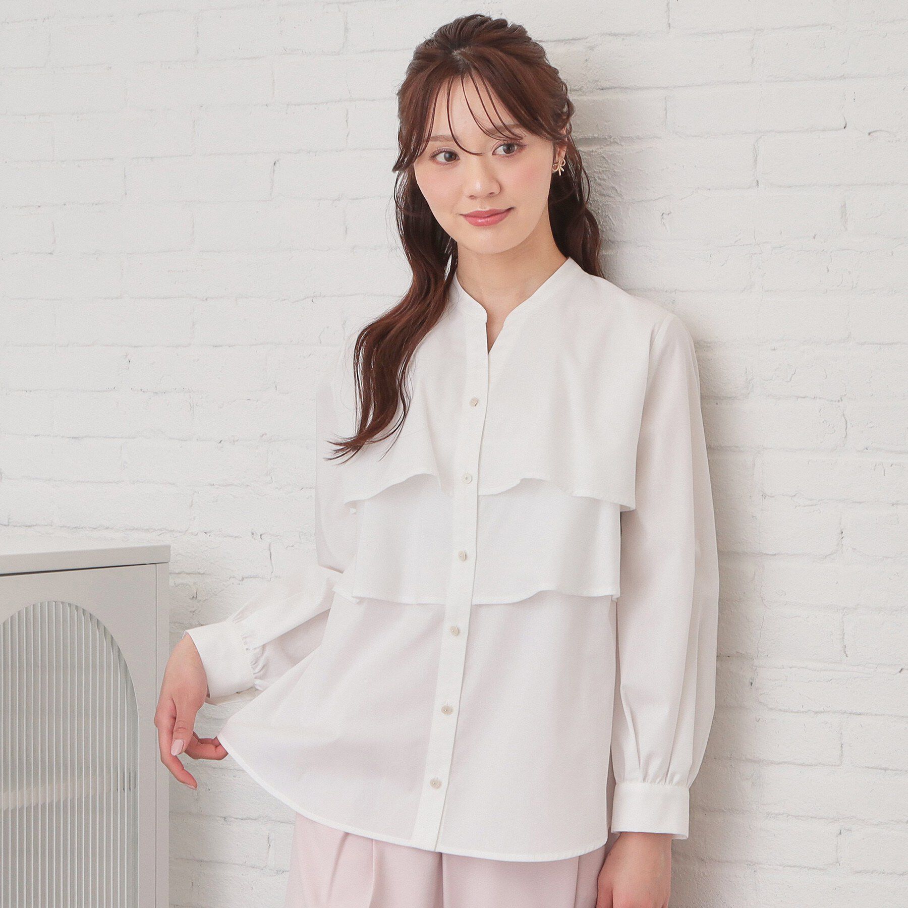 index「フリルキーネックシャツ【洗濯機OK/イージーアイロン/防シワ】《XS-LL/7col》」|シャツ・ブラウス|オフホワイト(003