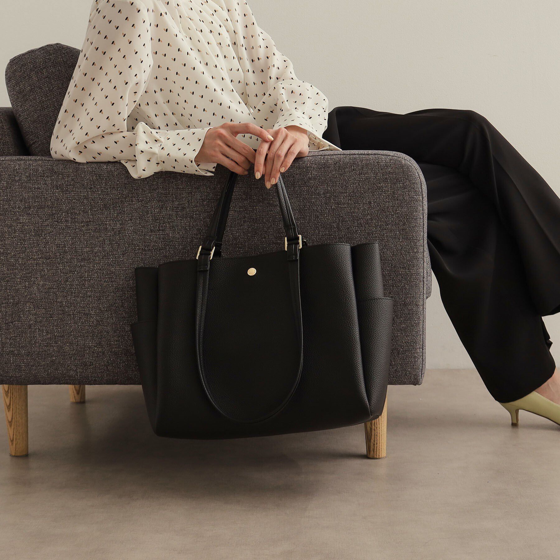 OPAQUE.CLIP「【軽量／A4サイズ対応／2WAY】シュリンク合皮大容量トートバッグ」|トートバッグ|