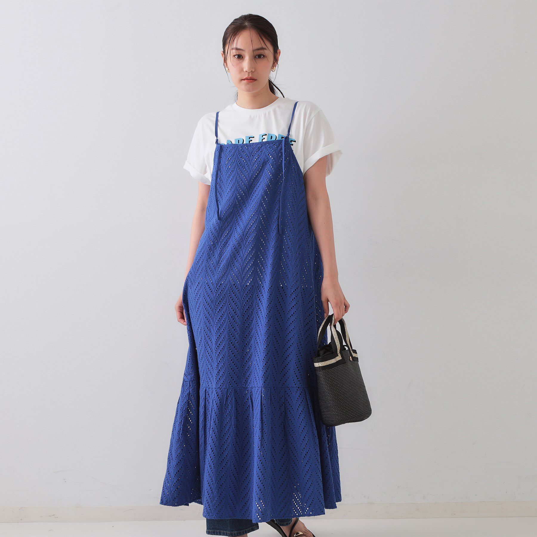 OPAQUE.CLIP「インドコットンアイレット刺繍キャミワンピース【洗える】」|ワンピース|ブルー(093)