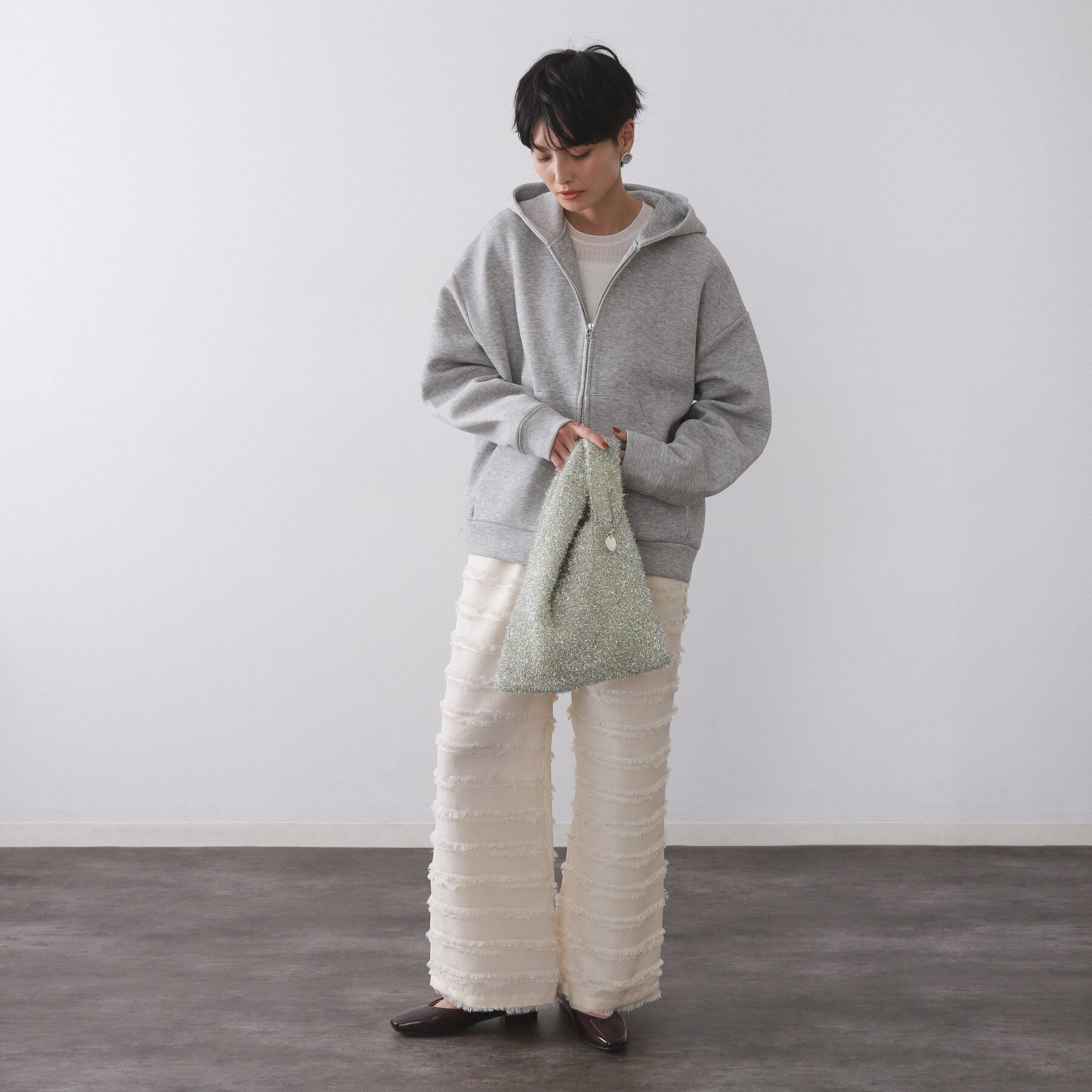 OPAQUE.CLIP「メタルチャーム付きラメニットバッグ」|トートバッグ|