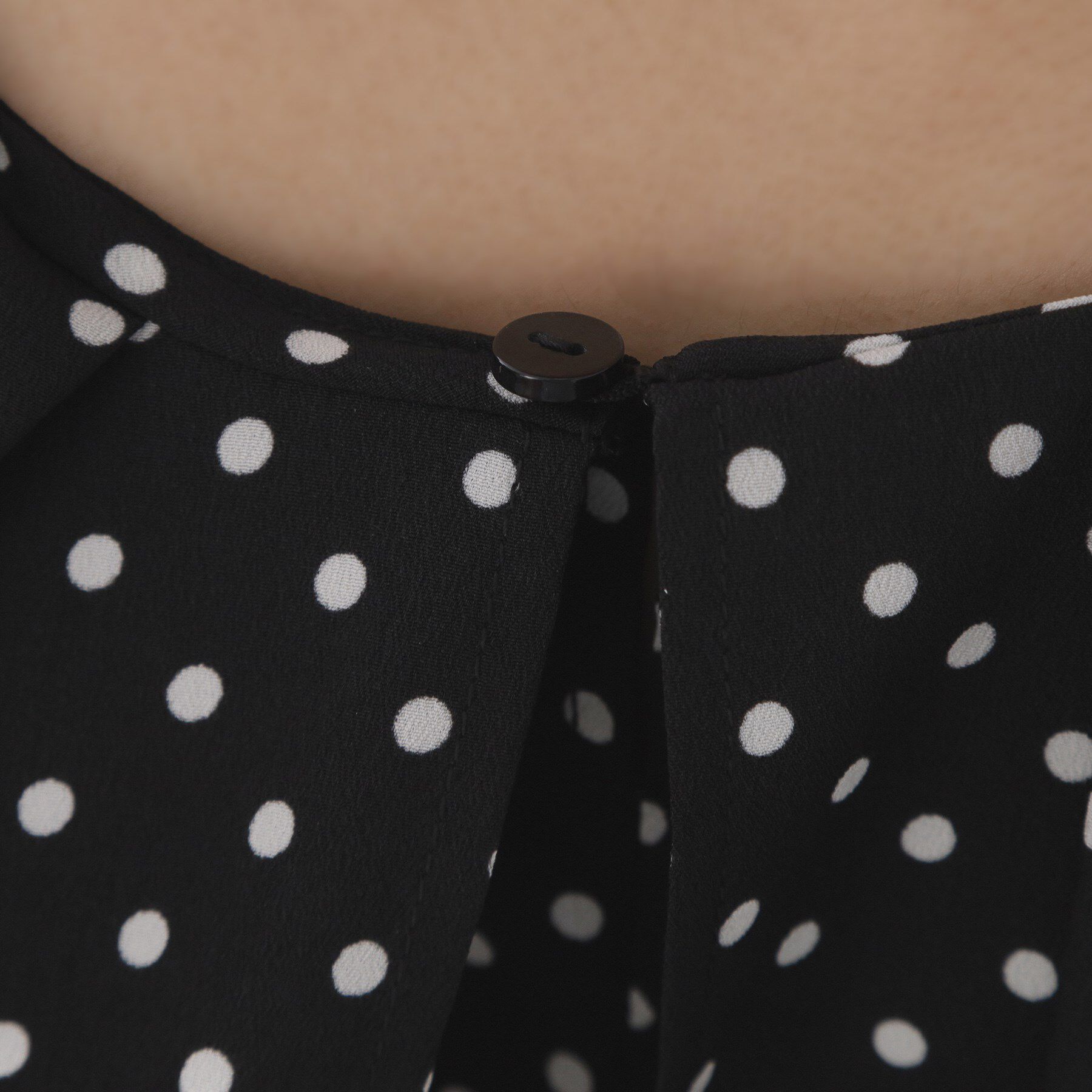 OPAQUE.CLIP「ドットプリントラッフルブラウス【洗濯機OK】」|シャツ・ブラウス|