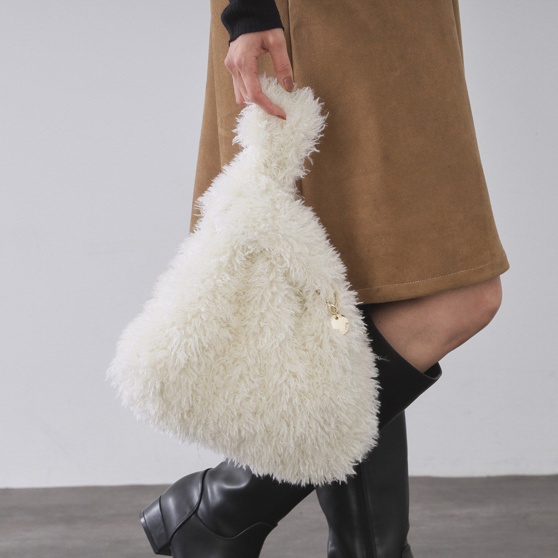 OPAQUE.CLIP「ラム風フェイクファーハンドバッグ」|ハンドバッグ|オフホワイト(003