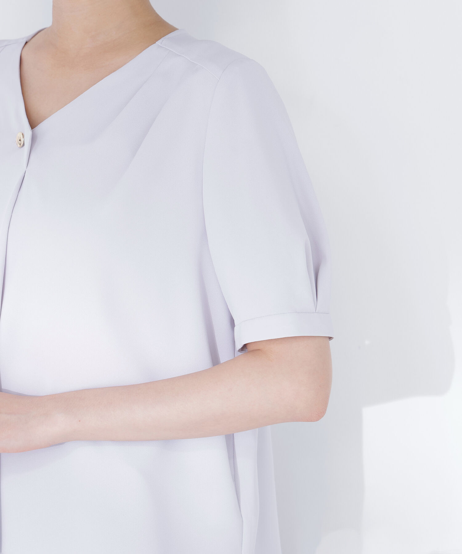  「メタルポイントVネックブラウス」|シャツ・ブラウス|