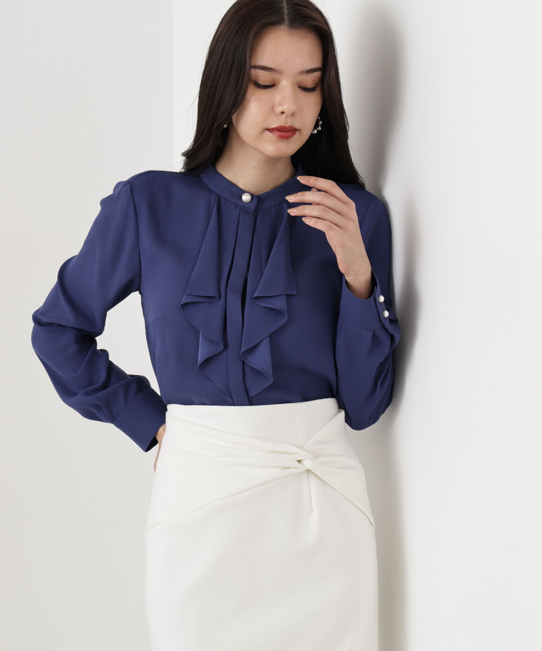  「◆フロントラッフルパール釦ブラウス」|シャツ・ブラウス|ブルー