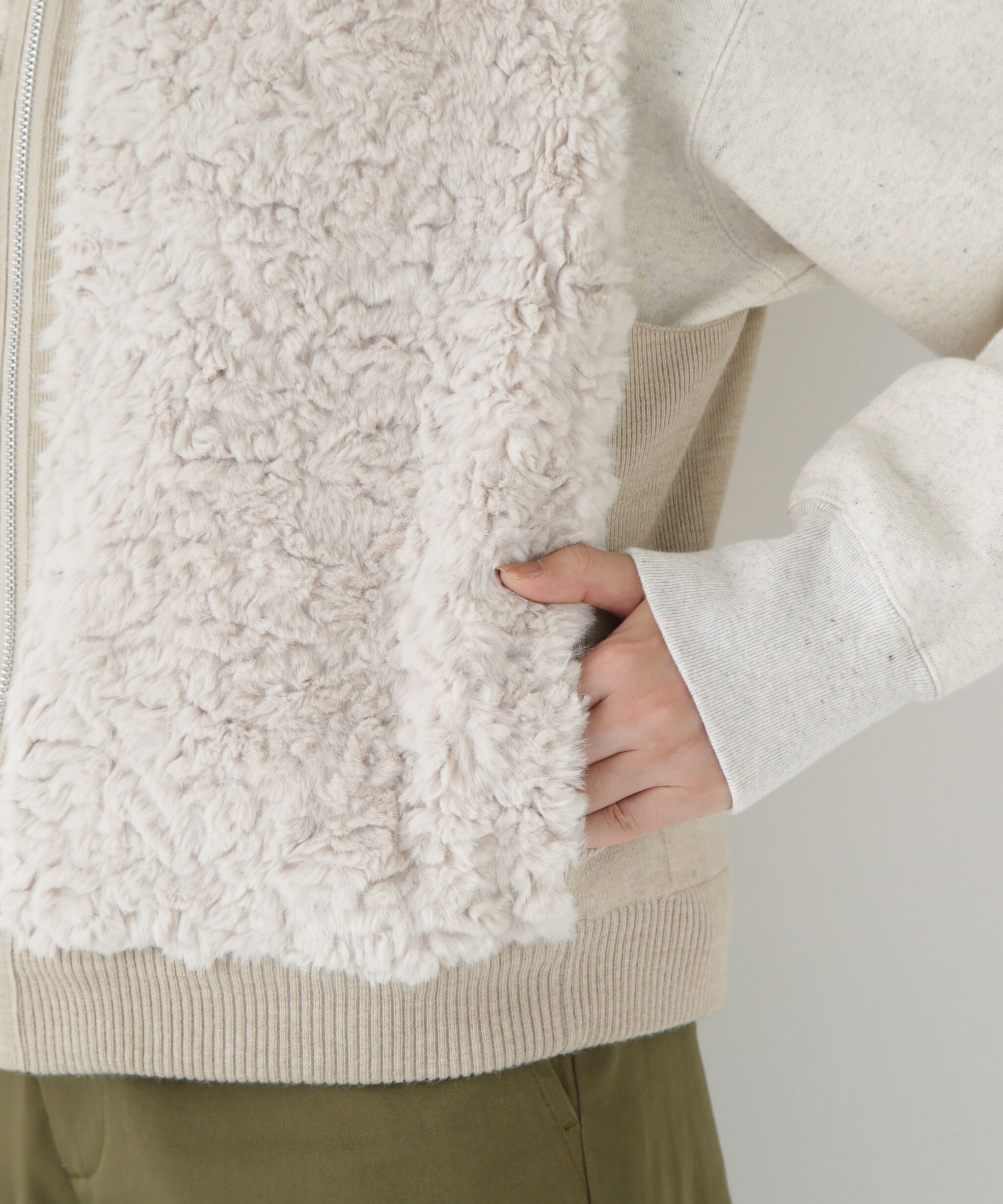  「◆フェイクファージップアップフードベスト」|その他|