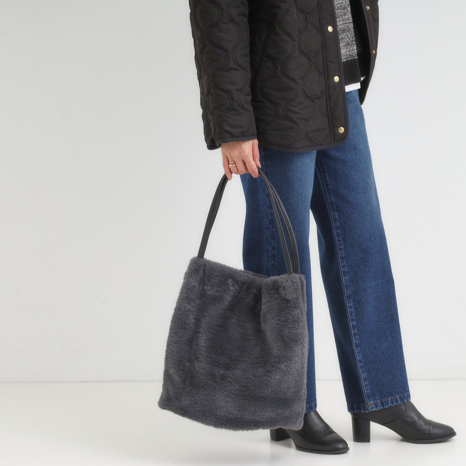 SHOO･LA･RUE「つまみハンドルフェイクファートートバッグ」|トートバッグ|チャコールグレー(0