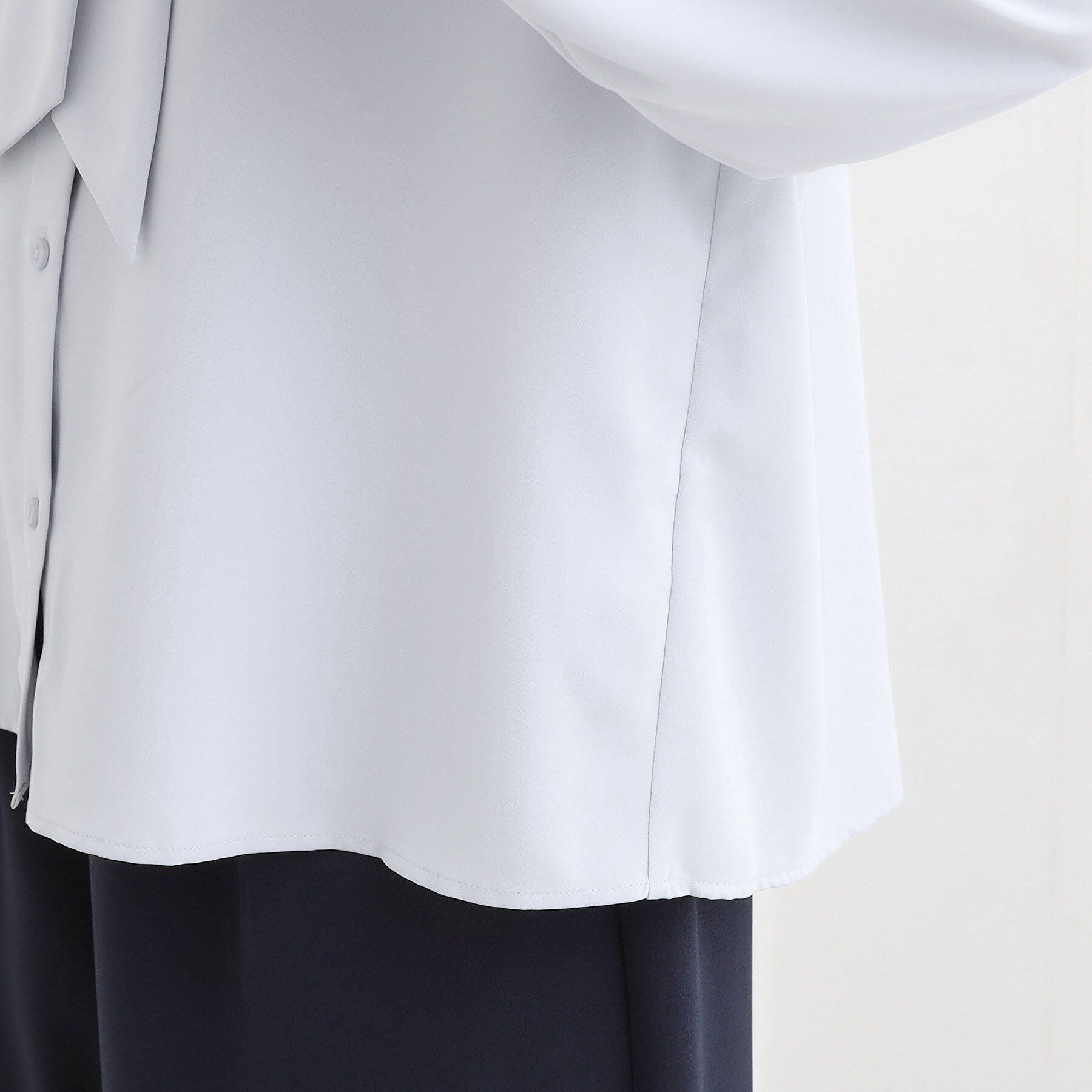 SHOO･LA･RUE「【洗濯機可/S-3L】リボンボウタイが魅力　大人の華やかブラウス」|シャツ・ブラウス|