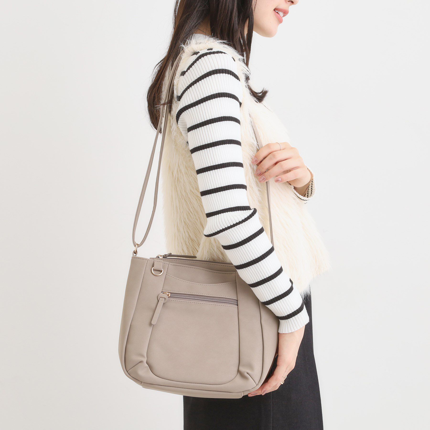 SHOO･LA･RUE「前ポケットショルダーバッグ」|ショルダー・メッセンジャー|