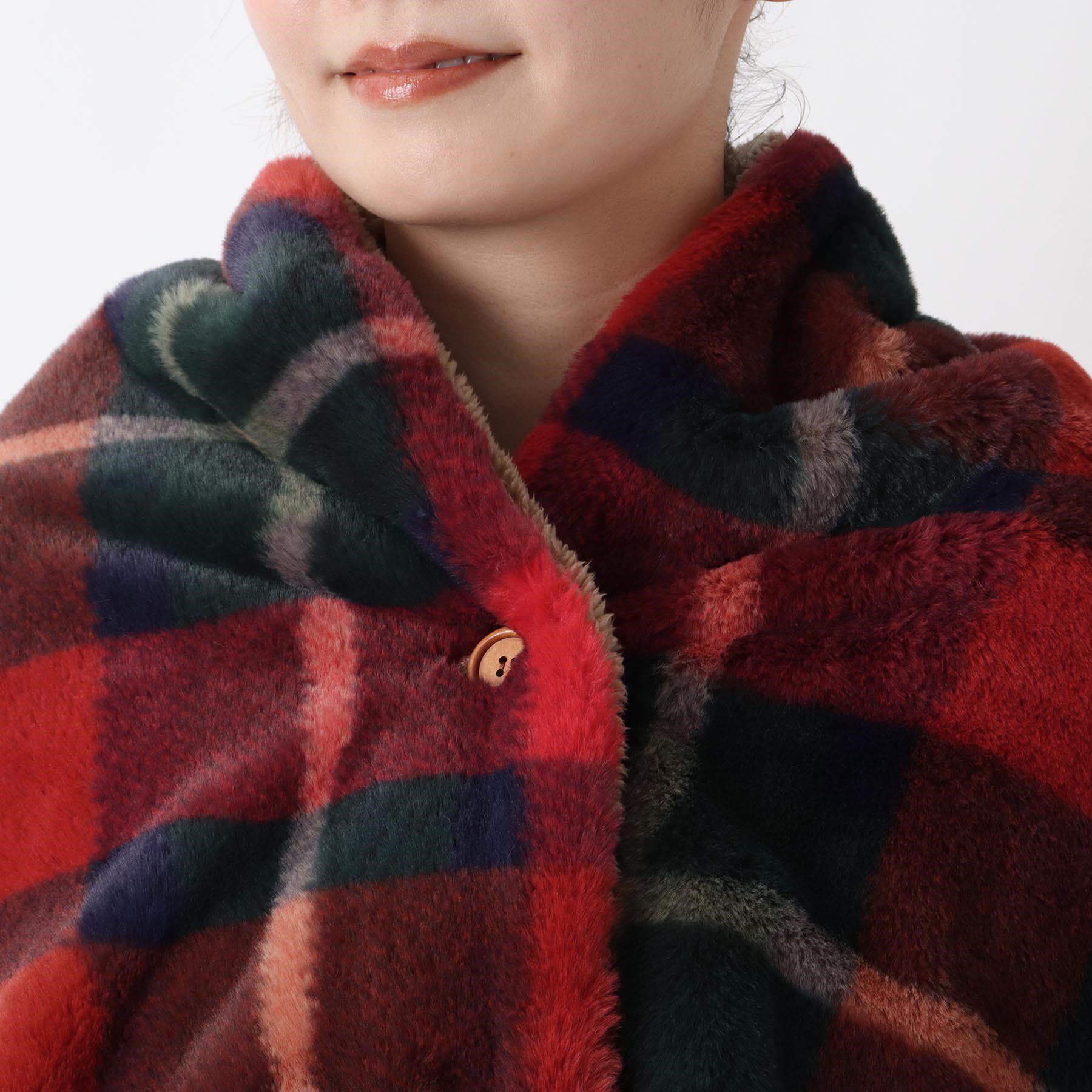 212 KITCHEN STORE「チェックファー ポンチョ レッド」|ブランケット|