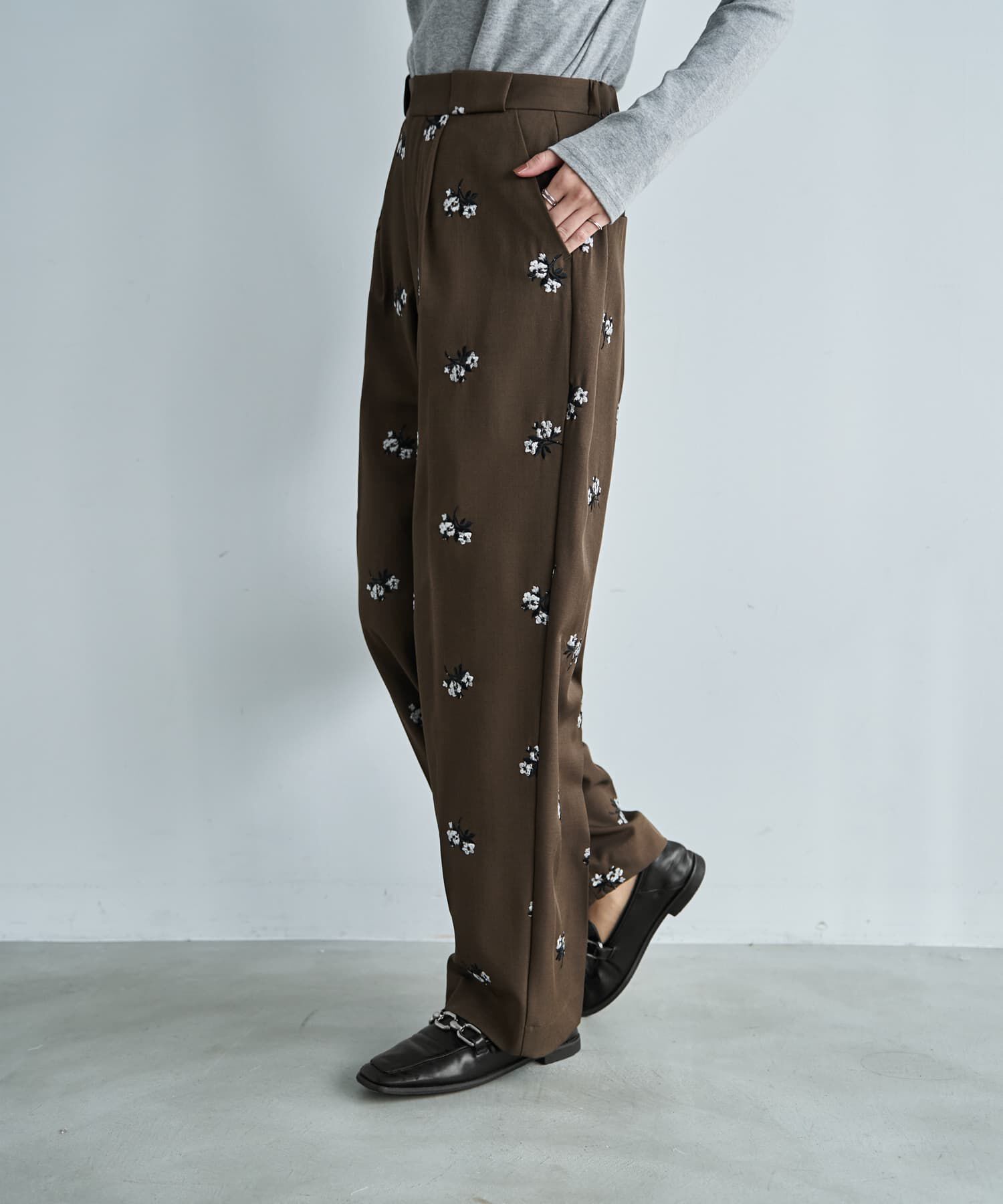 STYLE DELI「【B&S別注】エンブロイダリータックパンツ」|その他|