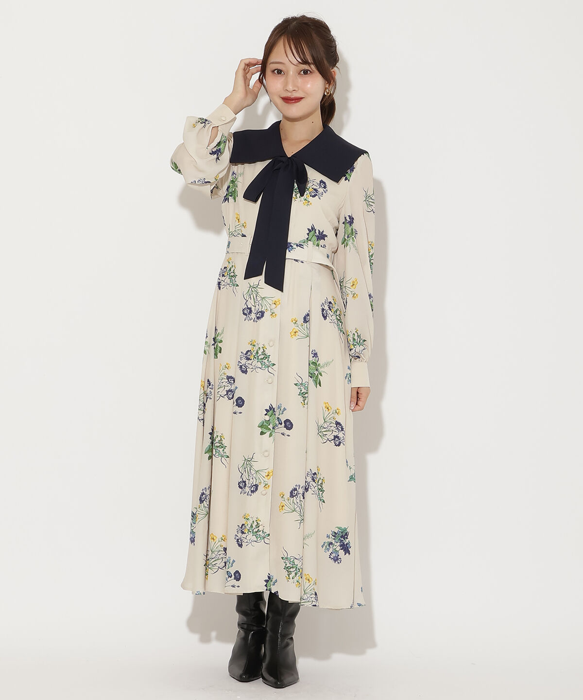 アンドクチュール「ドローイングフラワー配色襟長袖ワンピース」|ワンピース|ﾍﾞｰｼﾞｭ系花柄