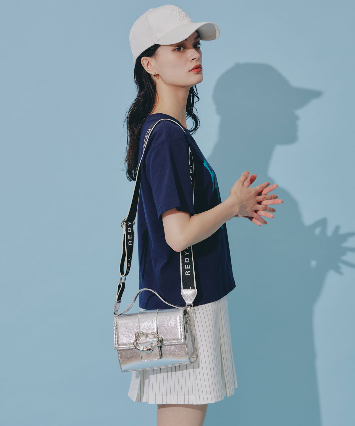 REDYAZEL「バックルデザインロゴストラップミニバッグ」|ショルダー・メッセンジャー|シルバー