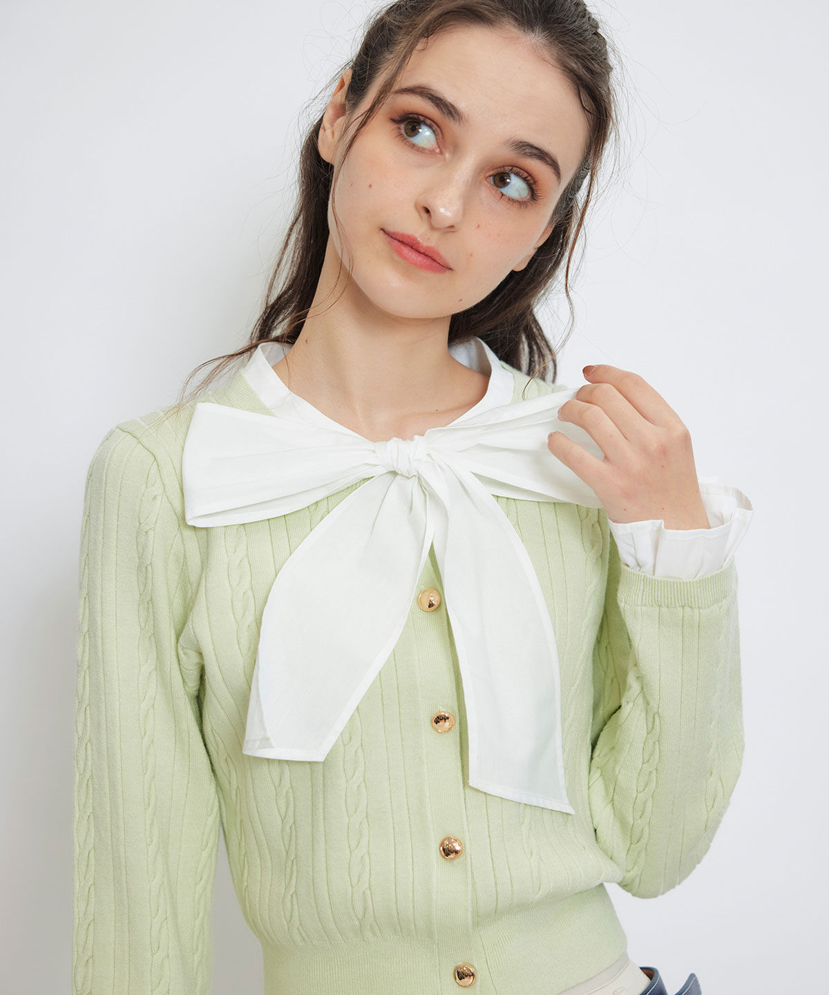 REDYAZEL「エンブレムボタンケーブルリボンタイニットトップス」|ニット・セーター|