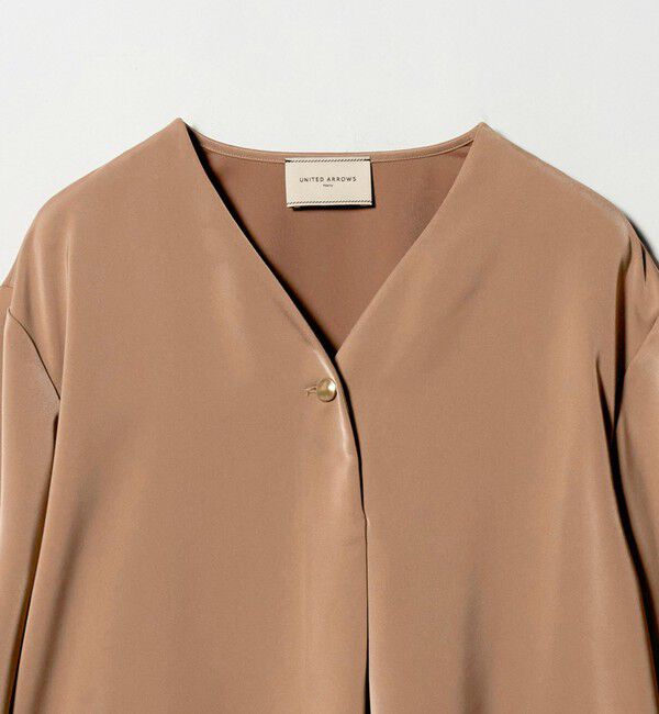 UNITED ARROWS「サテン Vネック ブラウス ‐ウォッシャブル‐」|シャツ・ブラウス|