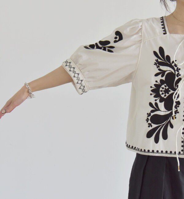 quaranciel「quaranciel:〈洗濯機可能〉エンブロイダリー スクエアネック ブラウス」|シャツ・ブラウス|