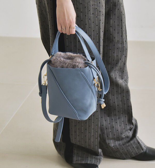 quaranciel「quaranciel: 2way コンビ バケツ ショルダーバッグ &times; フェイクファー 巾着」|ショルダー・メッセンジャー|ブルー