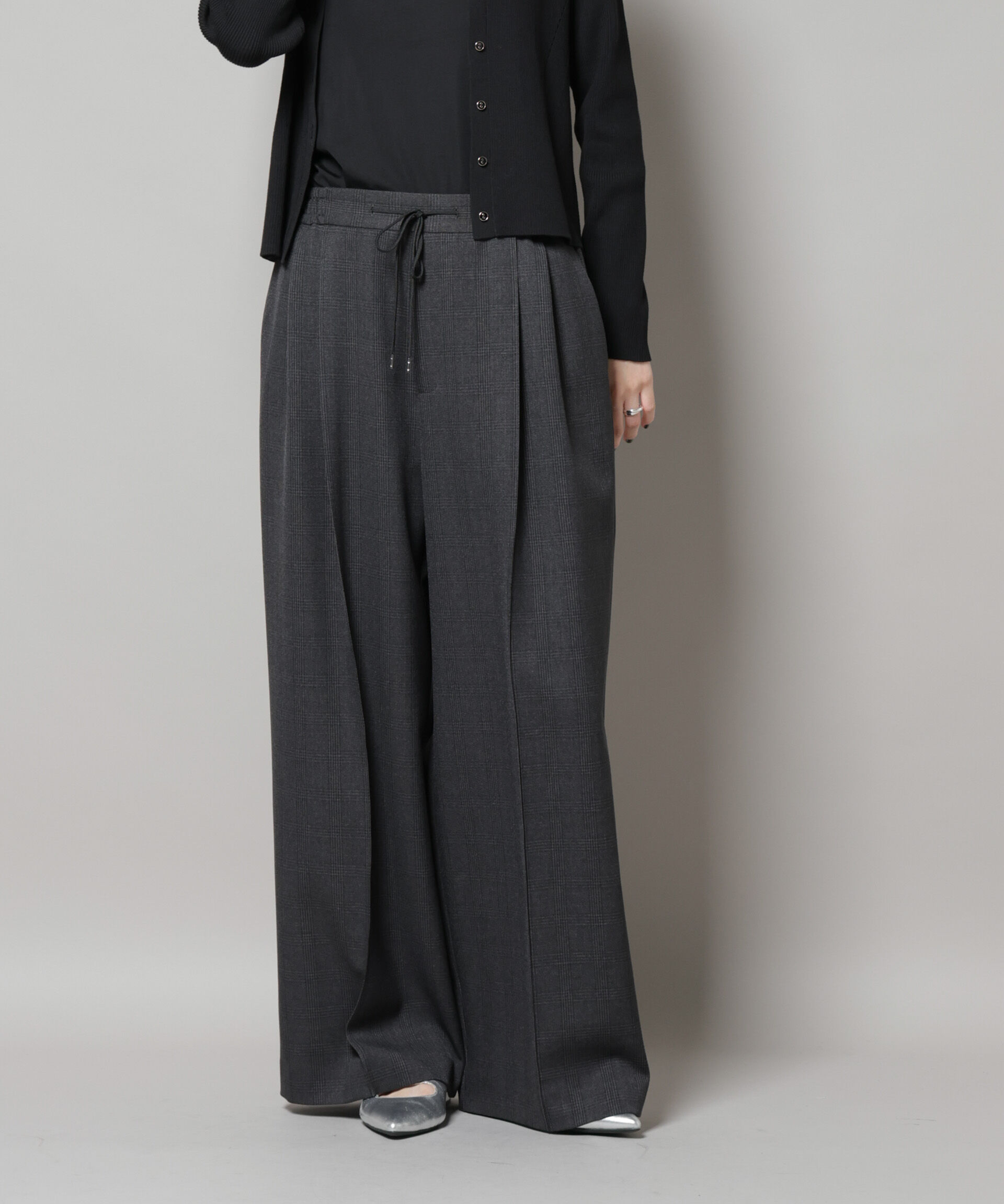 nano･universe「ストレッチサージチェックピンタックイージーワイドパンツ(セットアップ可)」|チノ|