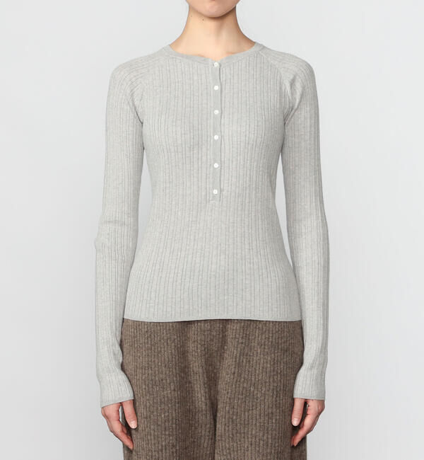  「RYE TENDER | ヘンリーネック リブニット WOMEN」|ニット・セーター|