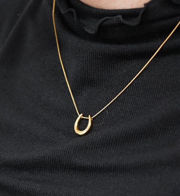 abahouse mavie「【NOVA】サージカルステンレスヒヅメチャームネックレス」|ネックレス|ゴールド