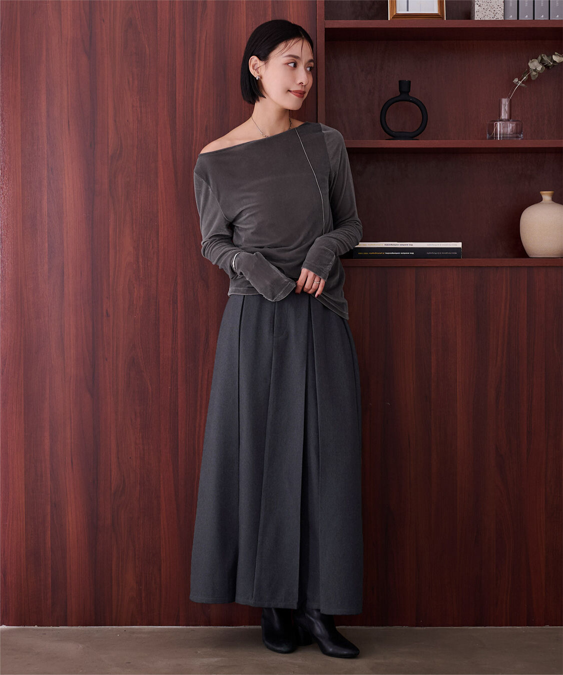 ur's「【黒川翼さんコラボアイテム】2wayボートネックベロアトップス」|Tシャツ・カットソー|