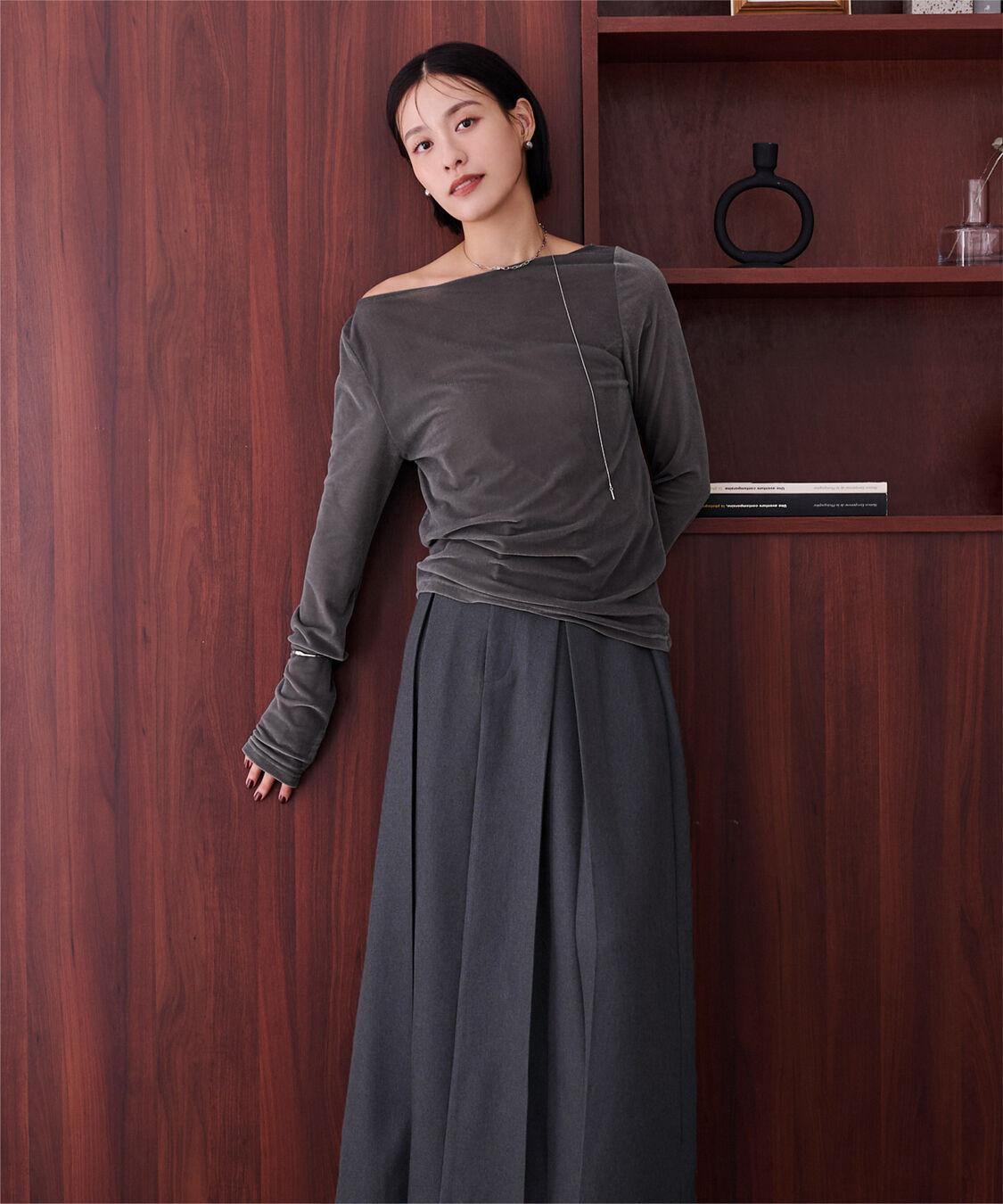 ur's「【黒川翼さんコラボアイテム】2wayボートネックベロアトップス」|Tシャツ・カットソー|