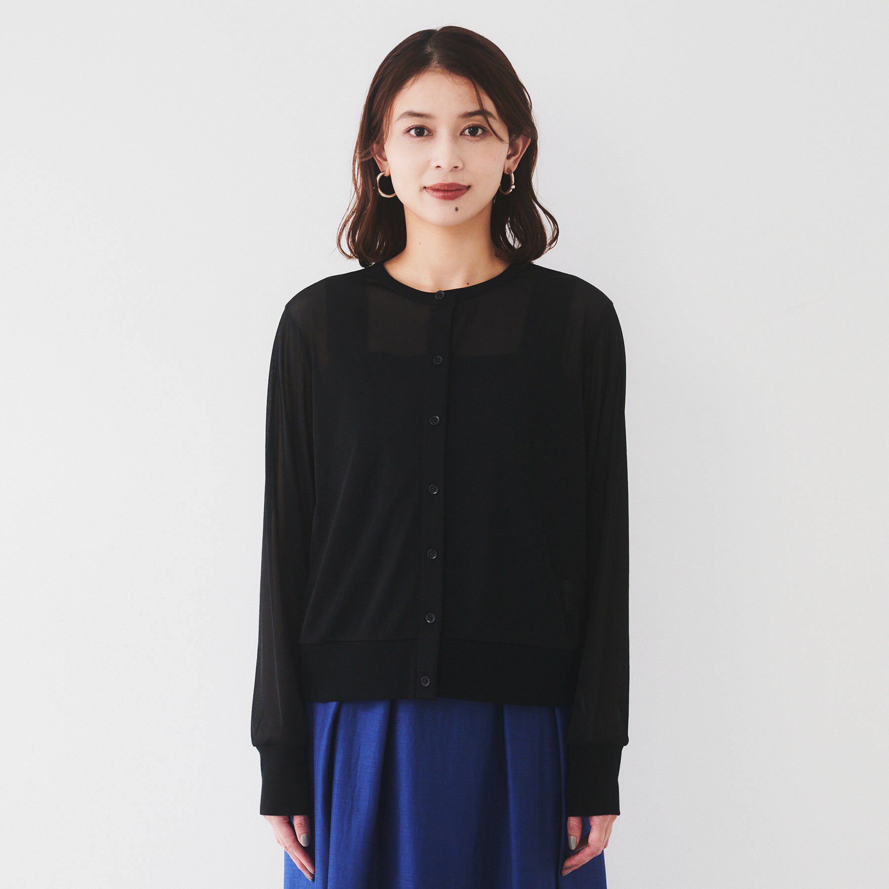 UNTITLED「【洗える/ストレッチ性/短丈】クルーネックシアーカーディガン」|カーディガン|