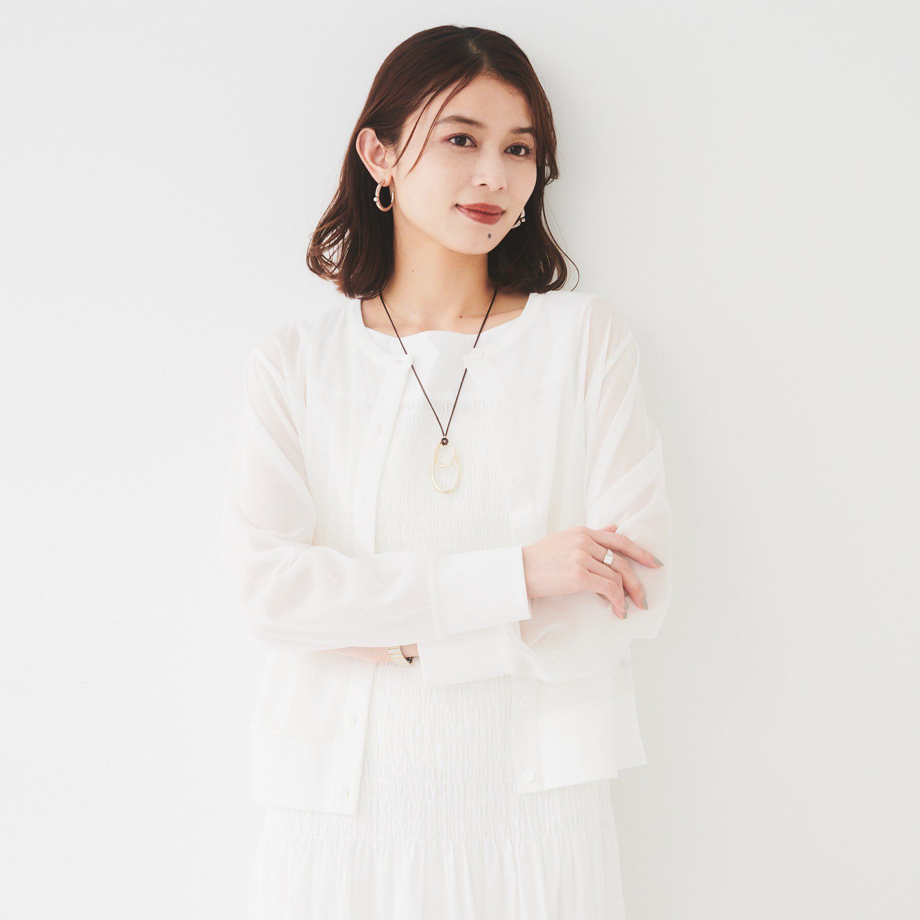 UNTITLED「【洗える/ストレッチ性/短丈】クルーネックシアーカーディガン」|カーディガン|