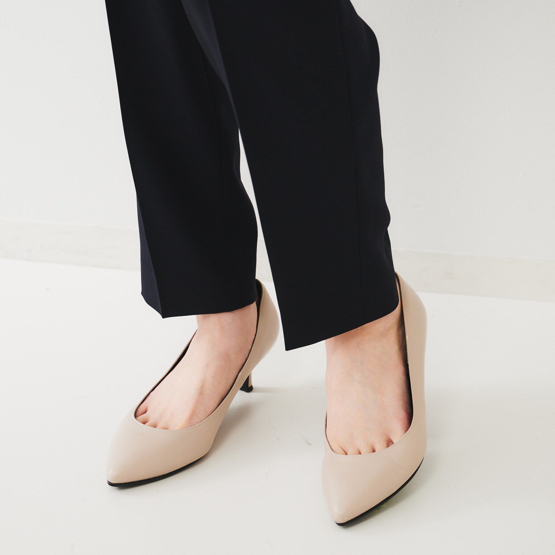 UNTITLED「【通勤スーツ】ライトウェイト テーパードパンツ」|その他|