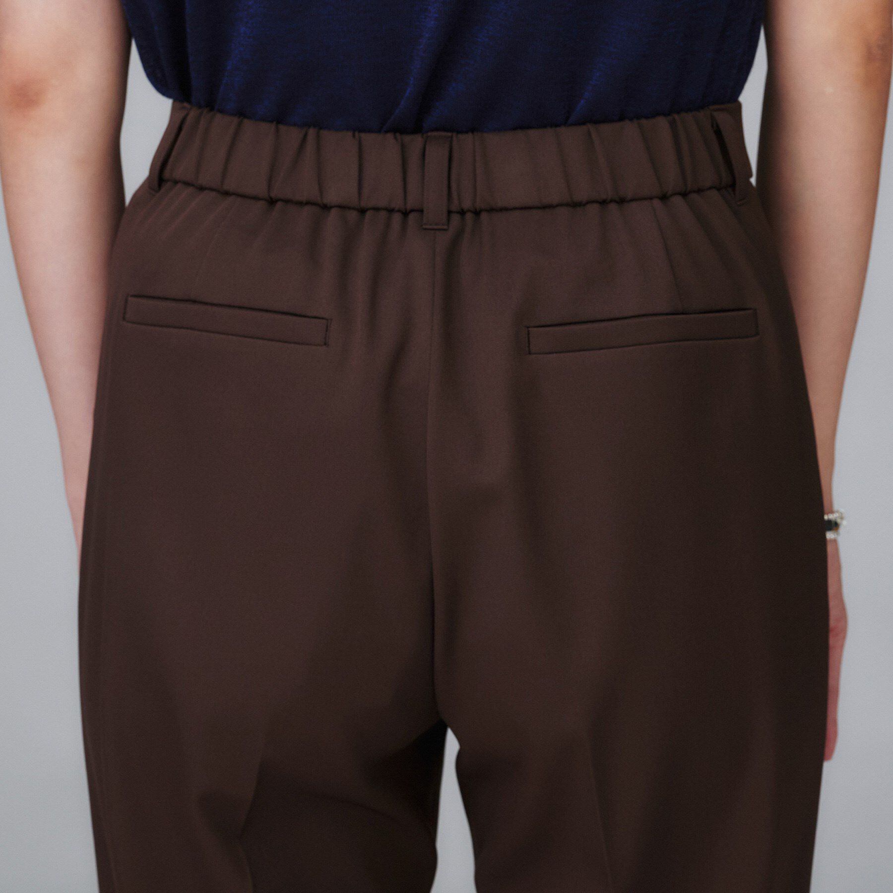 UNTITLED「【はっ水/後ろウエストゴム/洗える】ストレッチテーパードパンツ」|その他|