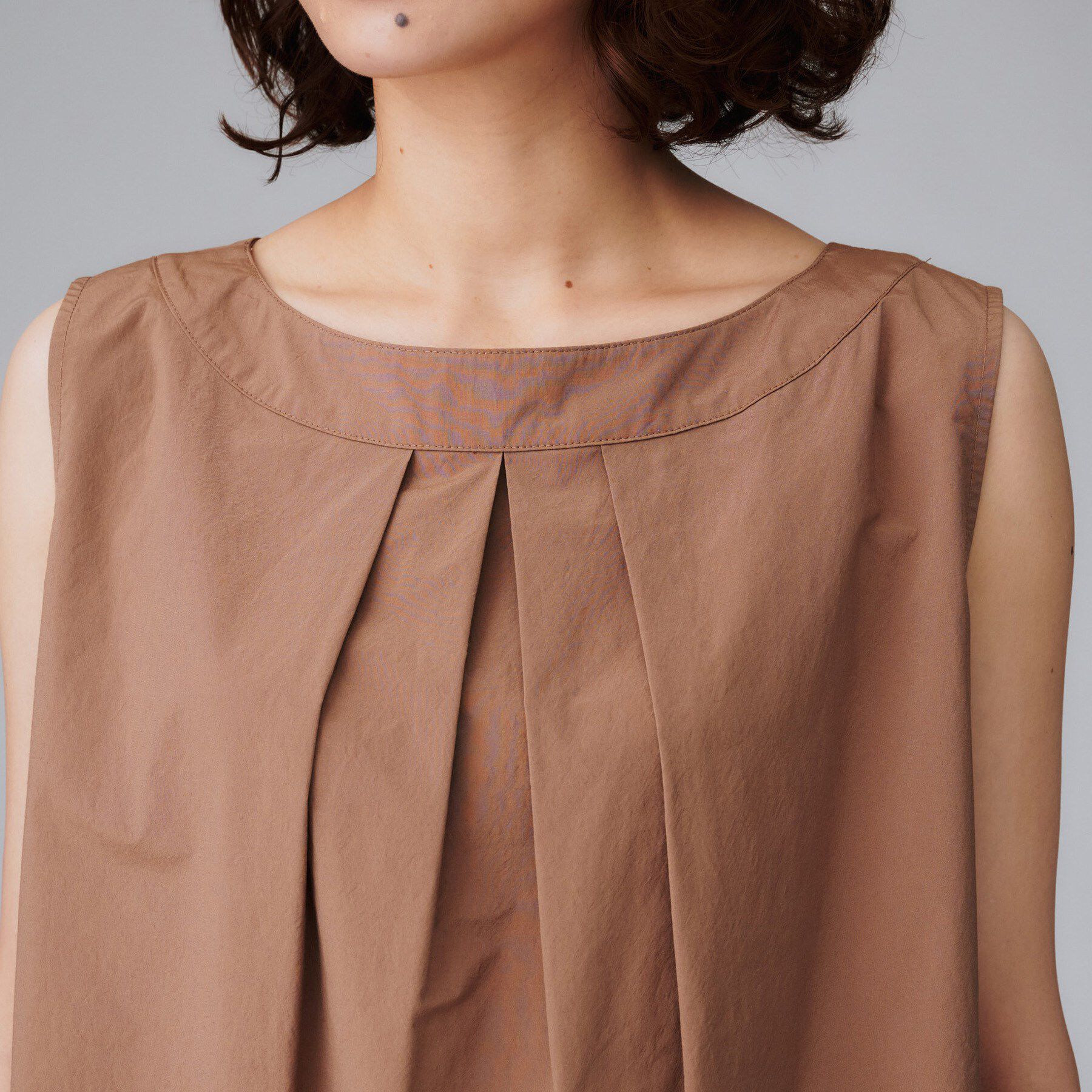 UNTITLED「【2WAY/セットアップ可/ノースリーブ/前ボタン】ファブリカブラウス」|シャツ・ブラウス|