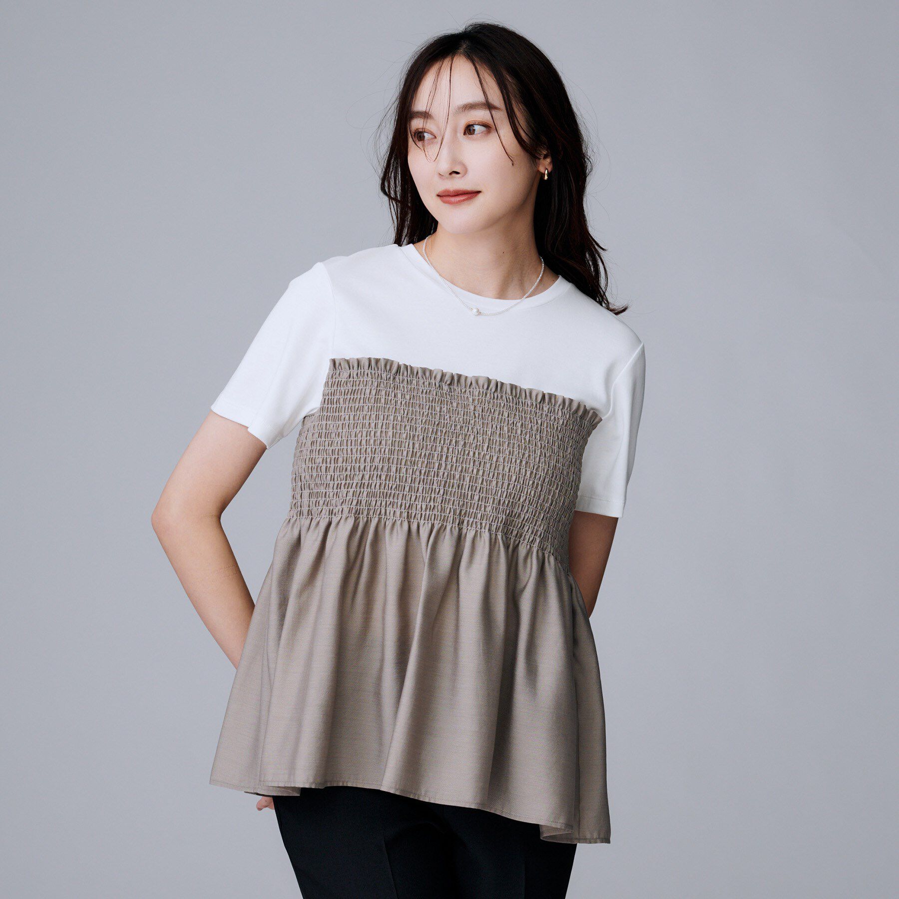 UNTITLED「【コットン100/洗える/Tシャツ】シャーリングドッキングペプラム」|Tシャツ・カットソー|