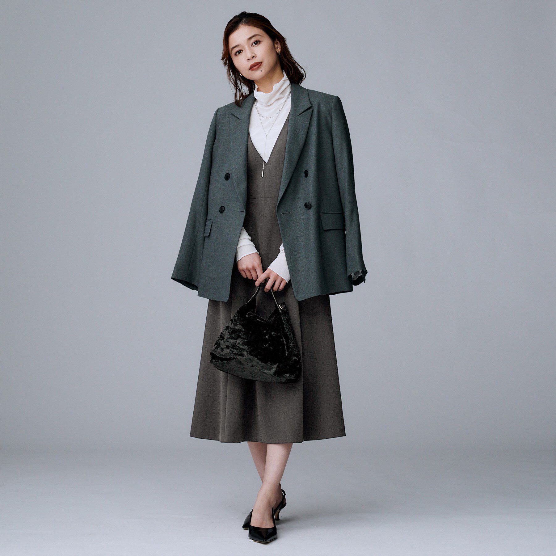 UNTITLED「【Aライン/ワンピース】Vネックジャンパースカート」|ワンピース|